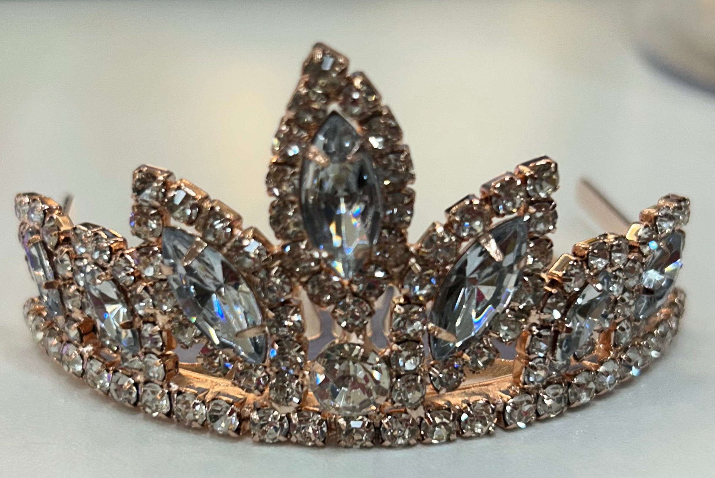 Sparkling Girls Princess Tiara Crown - Elegant Birthday Party Hair Accessory for Kids, Girls Dress Up, Pageant, Wedding & Photo Shoots (0564)