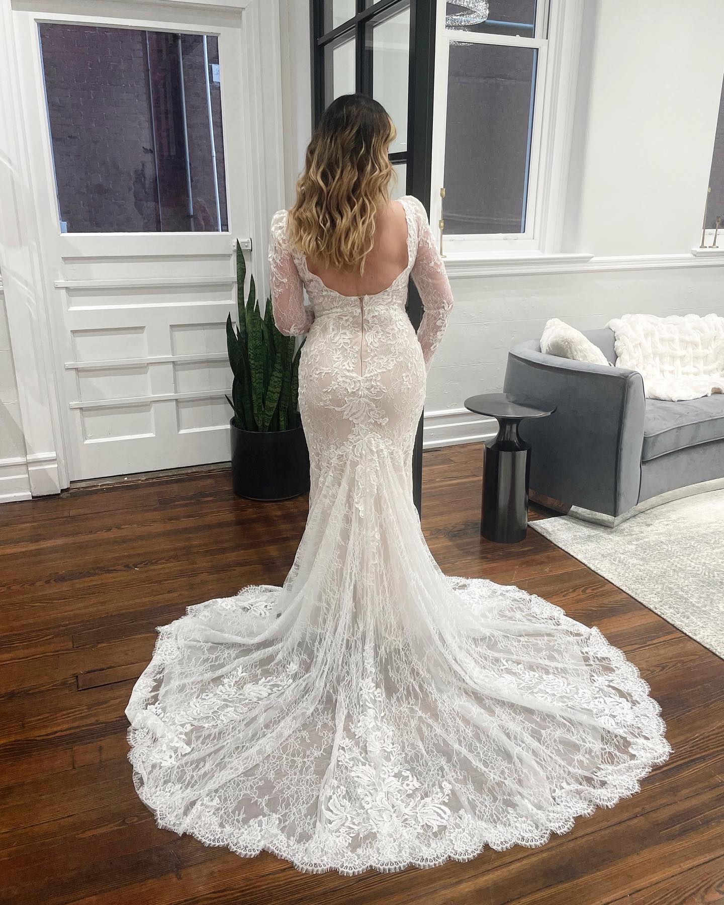Pronovias Panjin Wedding Dress - Elegant Lace Bridal Gown for Church & Beach Ceremonies | Perfect for Romantic Outdoor Weddings