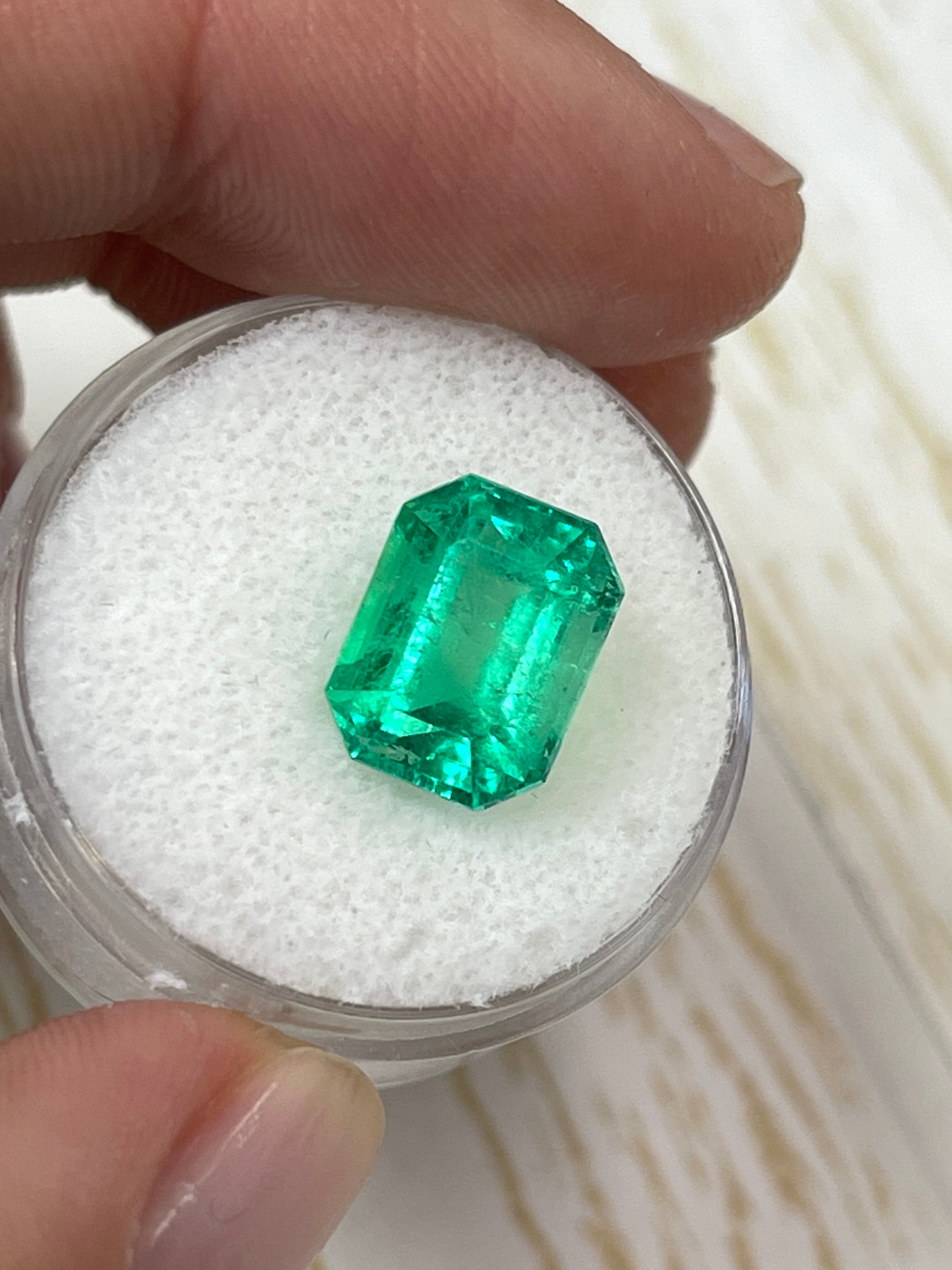 4.70 Carat 11x9mm Yellowish Green Natural Loose Colombian Emerald - Classic Emerald Cut Gemstone for Jewelry Making, Engagement Rings & Collector's Items
