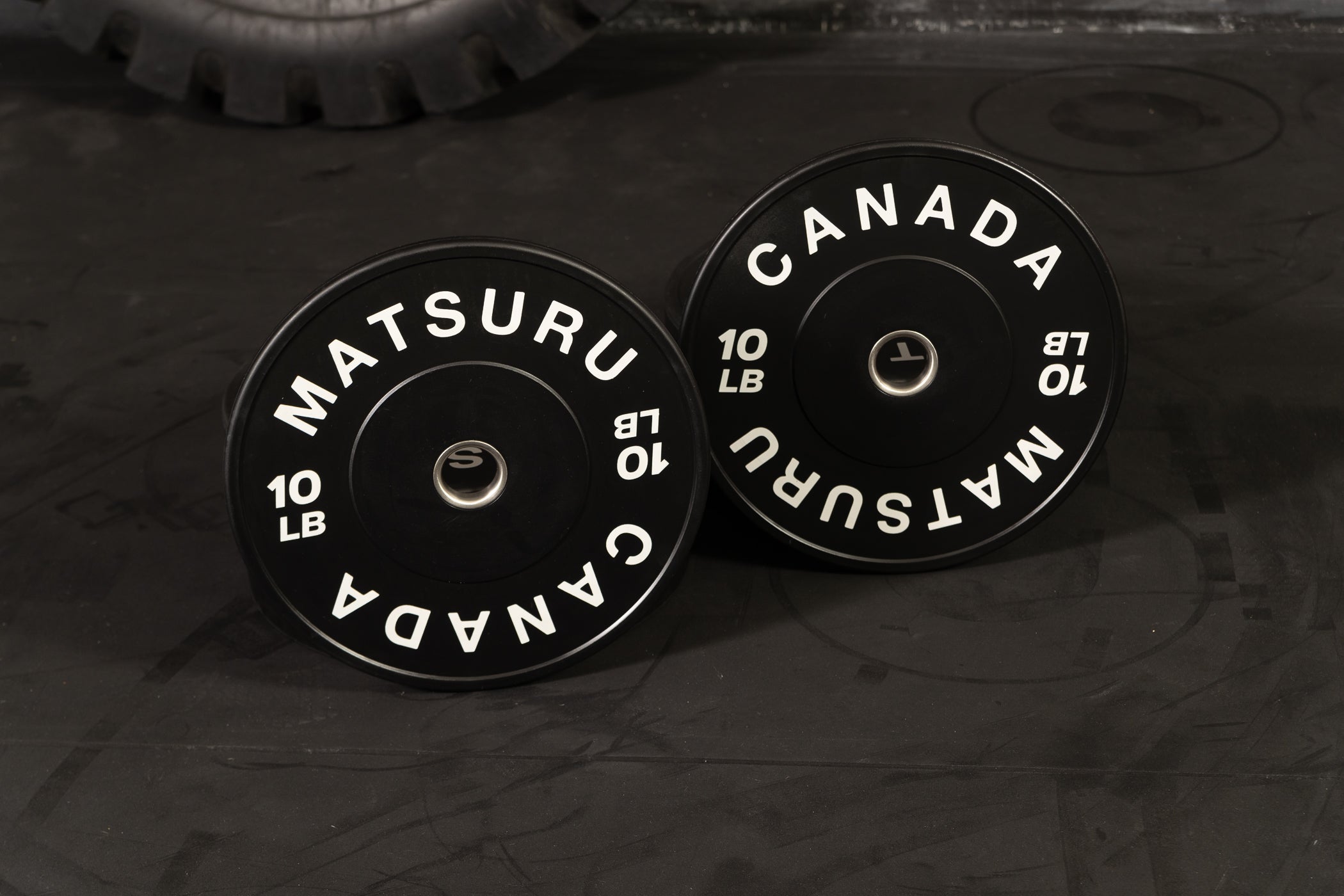 High-Quality Bumper Plates for CrossFit, Weightlifting & Home Gym - Durable Rubber Olympic Plates for Drop Protection & Noise Reduction - Perfect for CrossFit Boxes, Garage Gyms & Strength Training