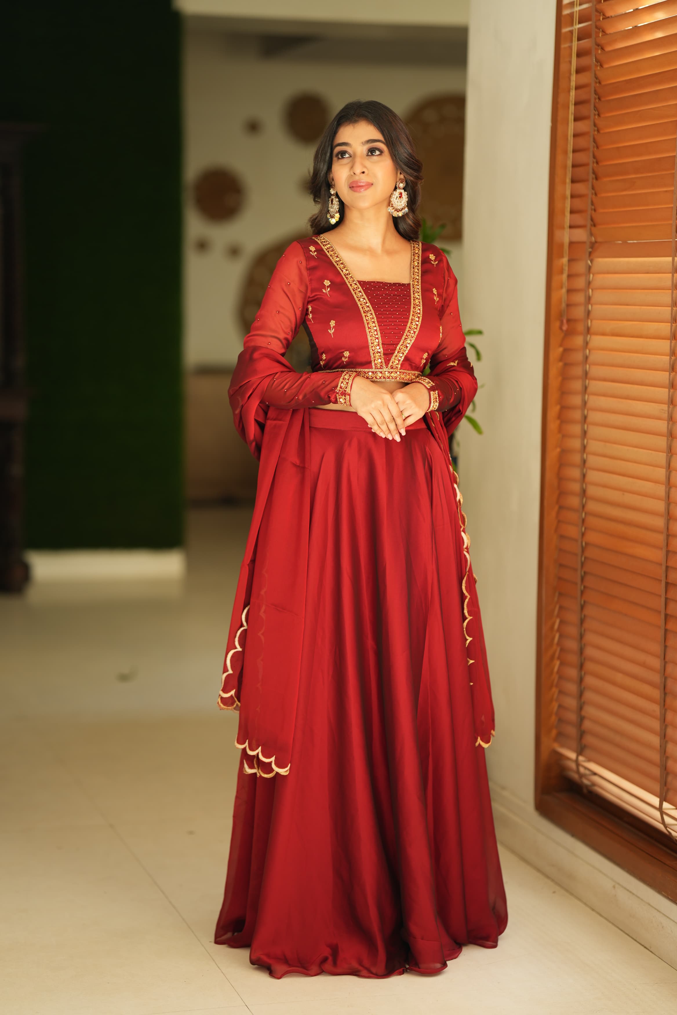 DD570 Yadhavi Premium Handwork Lehenga Choli - Elegant Indian Bridal Wear for Weddings & Festivals | Perfect for Sangeet, Mehendi & Reception Ceremonies