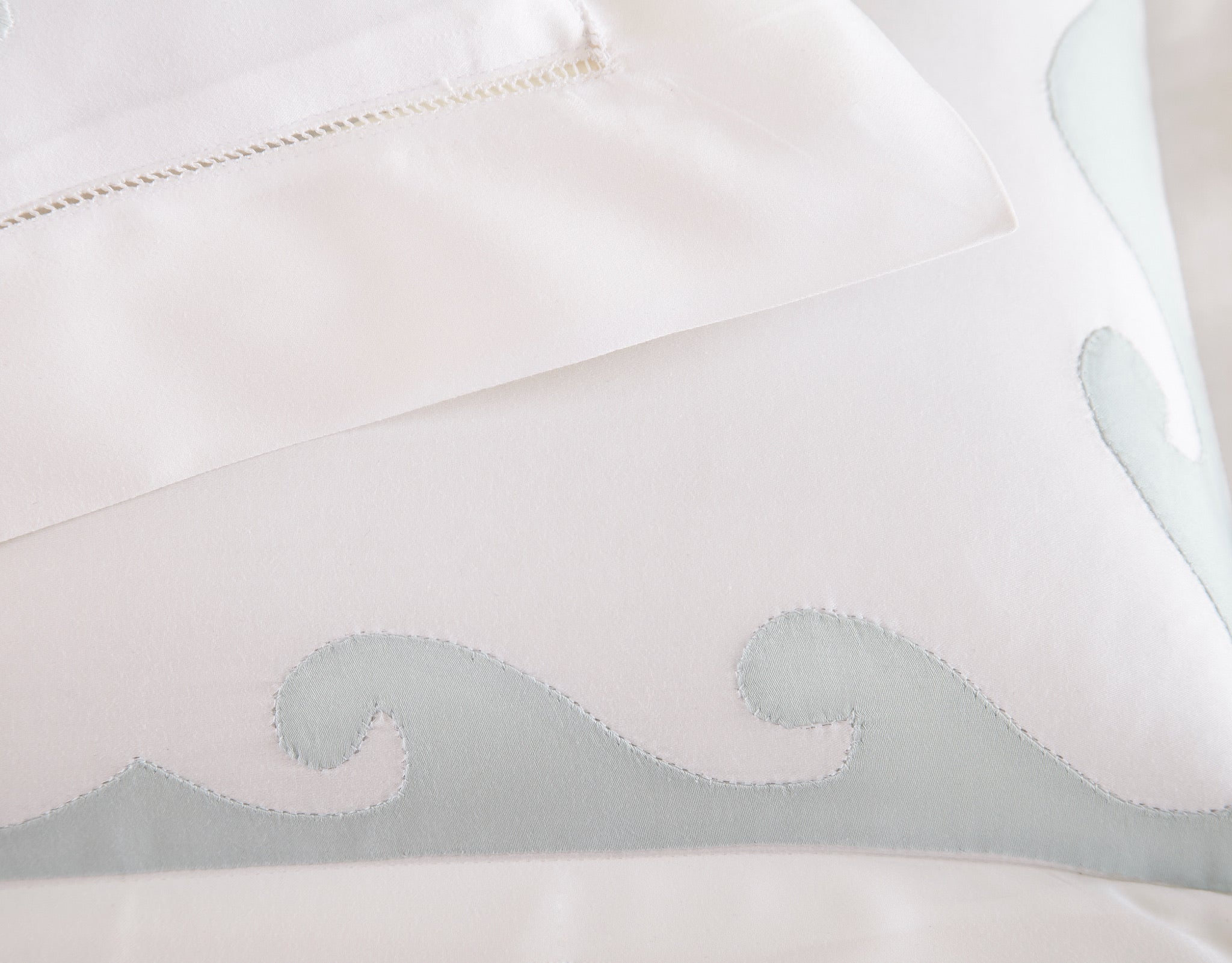 La Mer Queen Sheet Set - 100% Cotton Luxury Bedding Collection for Soft & Breathable Sleep - Perfect for Master Bedrooms, Guest Rooms & Hotels