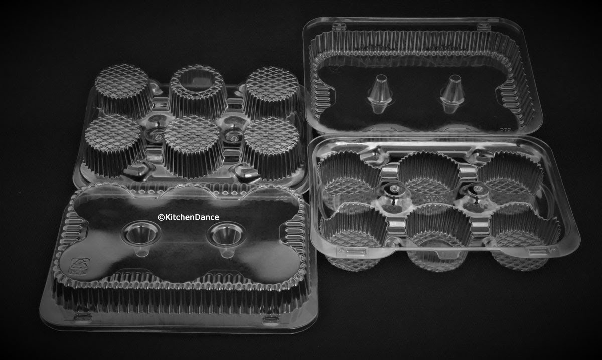 6-Cell Clear Locking Hinged Bakery Containers for Cupcakes, Muffins & Tarts - 300 Pack (CPC-46) - Perfect for Bakeries, Catering & Party Dessert Displays