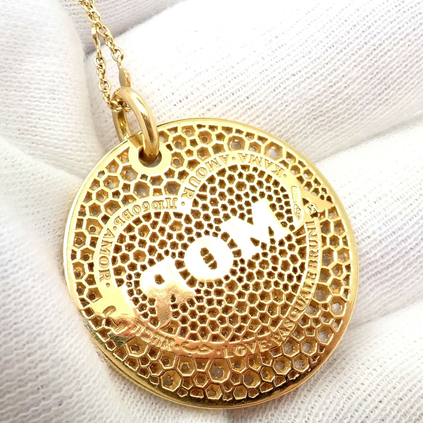 Pasquale Bruni 18k Yellow Gold Large Diamond & Sapphire Amore Pendant Necklace | Luxury Jewelry for Women | Perfect for Anniversaries, Weddings & Special Occasions