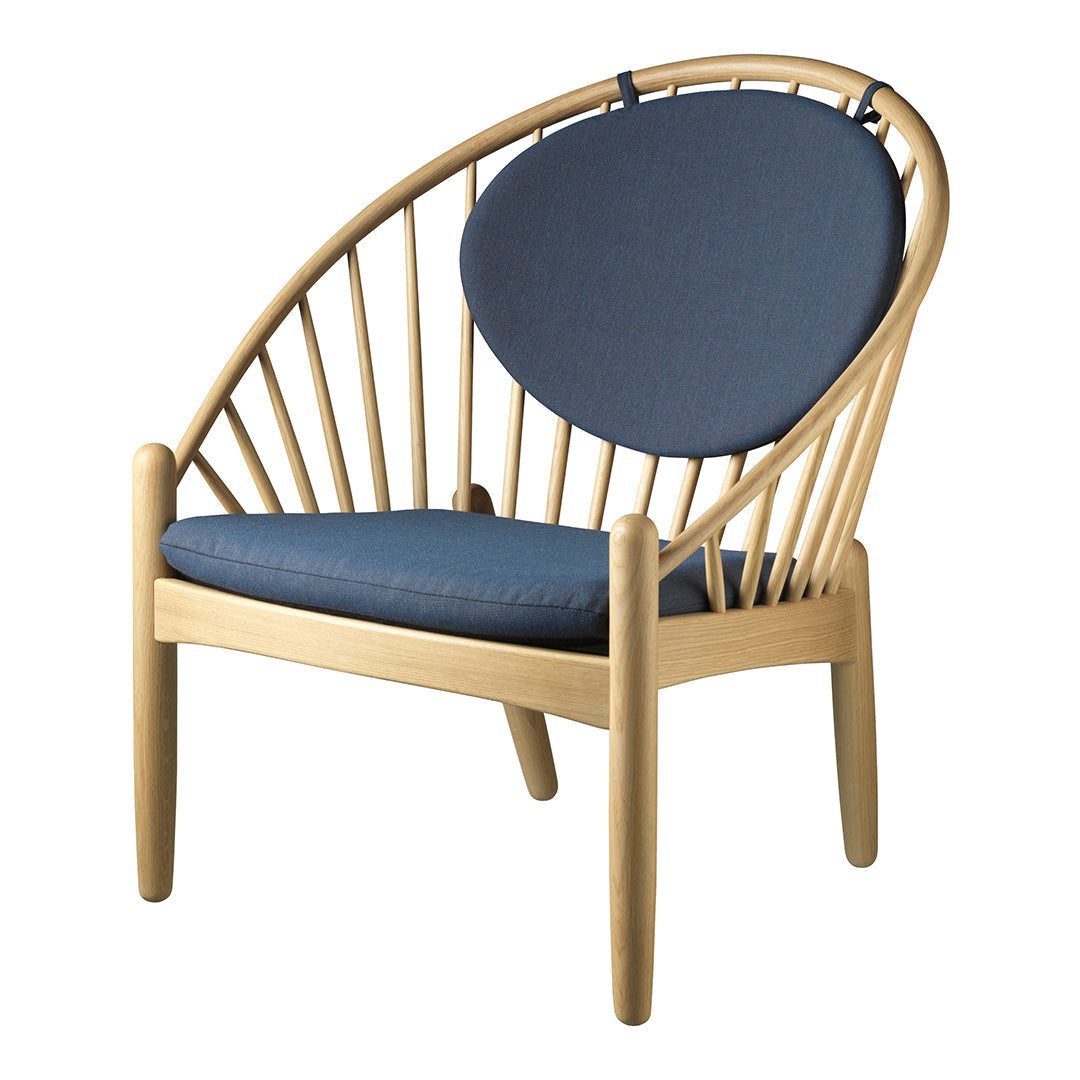 J166 Jorna Lounge Armchair - Modern Accent Chair for Living Room, Bedroom & Office - Comfortable Upholstered Armchair with Sturdy Metal Legs - Perfect for Relaxing, Reading & Small Spaces