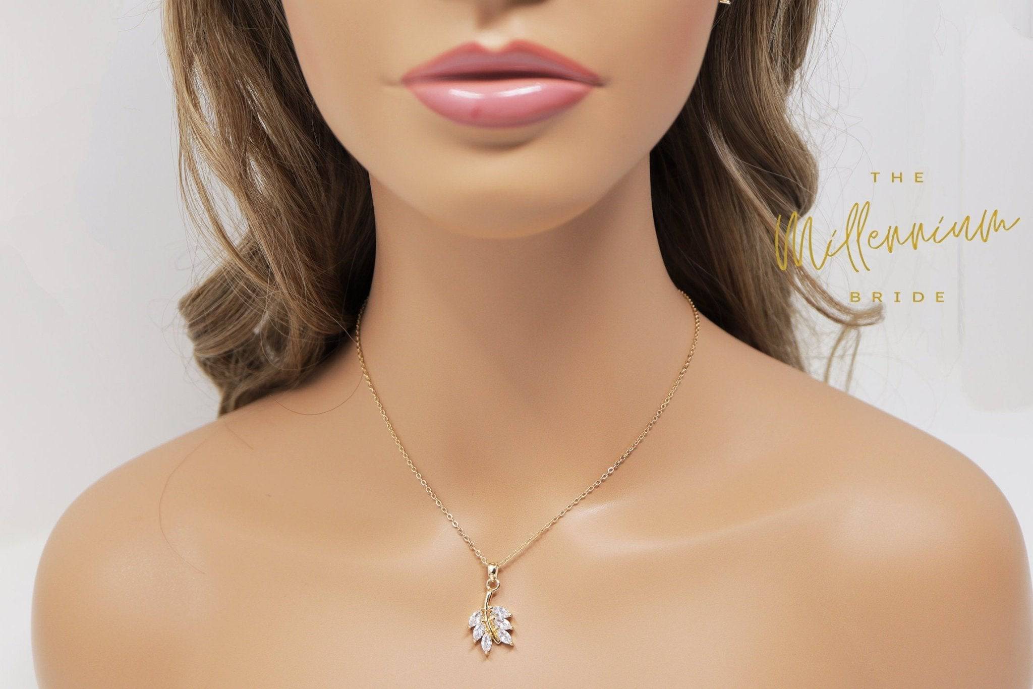 Swarovski Crystal Vine Leaves Bridesmaid Jewelry Set - Elegant Crystal Earrings & Necklace for Wedding Party, Maid of Honor Gift, Perfect for Bridal Shower & Formal Occasions