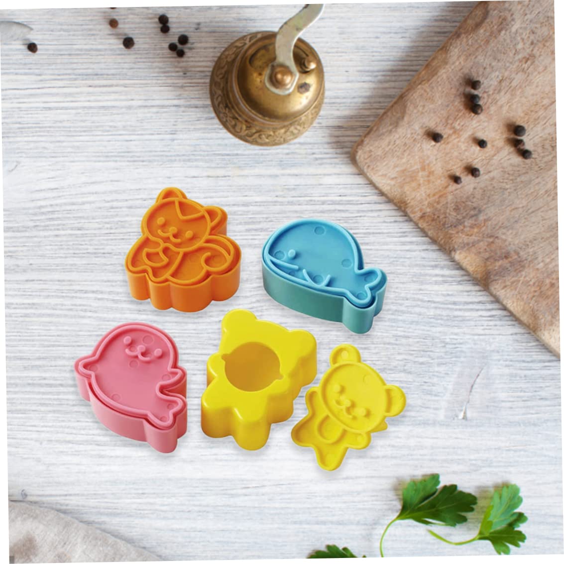 **Mini Cartoon Bear Dolphin Sea Dog Sandwich & Cookie Cutters Set - 4PCs Fun Bread Cutters for Kids, Perfect for School Lunches & Party Snacks**