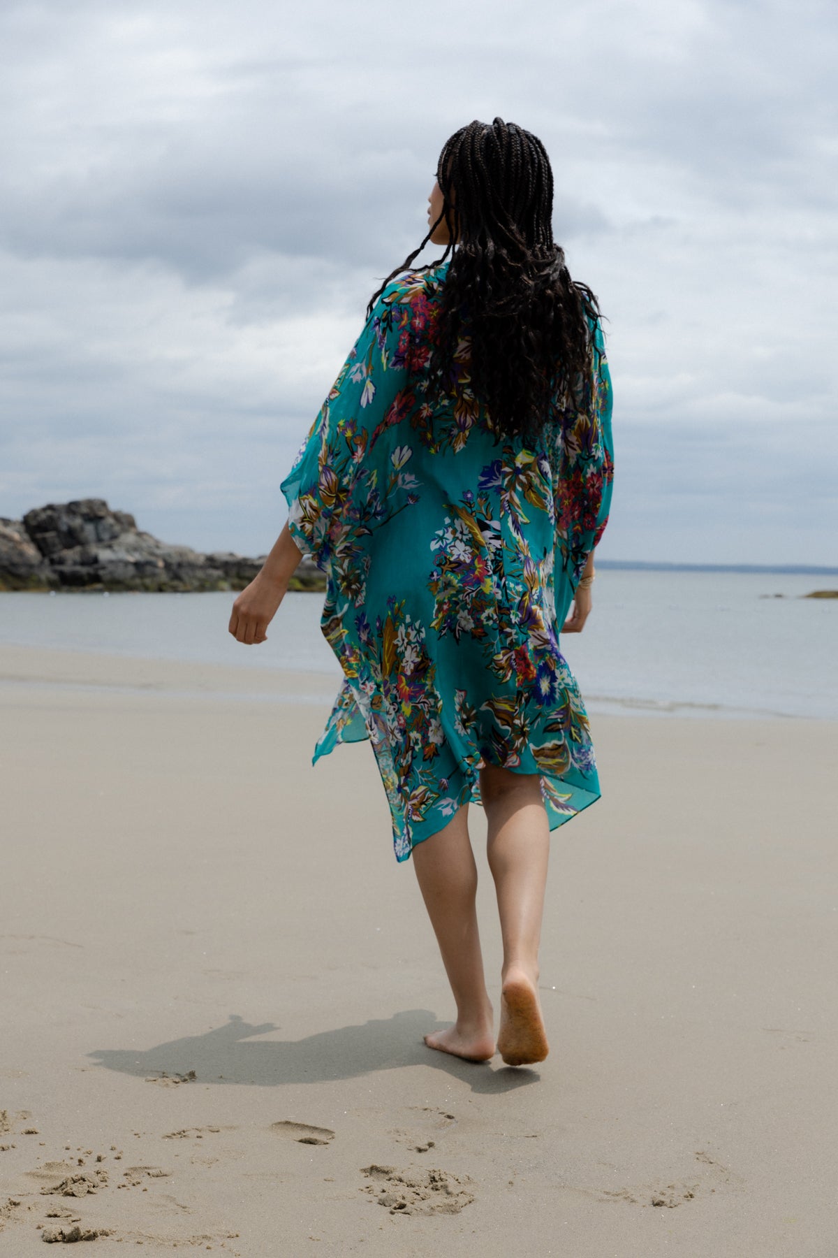 Elegant Floral Kimono Robe - Lightweight & Flowy Women's Cover Up for Beach, Pool, or Lounge Wear