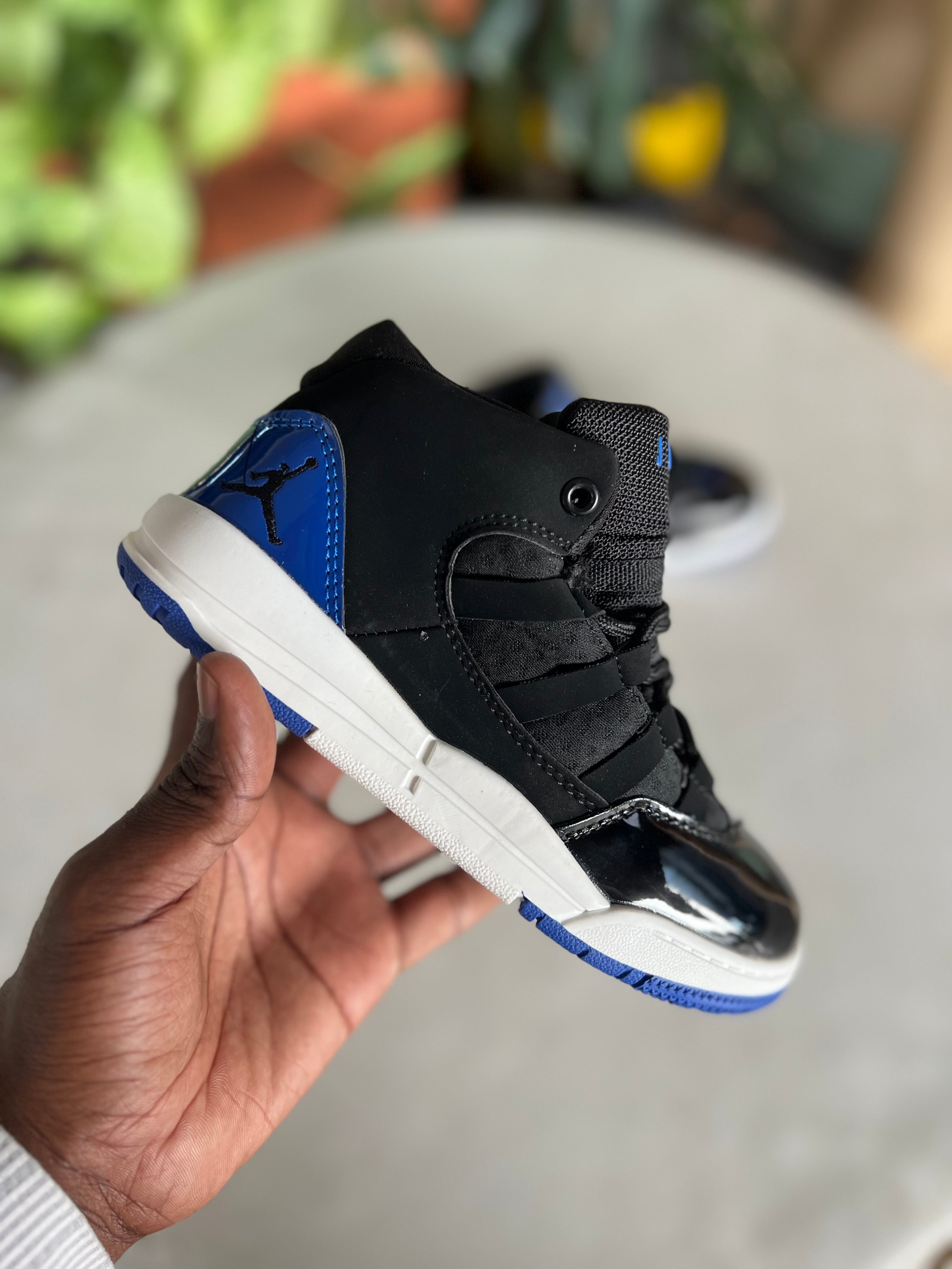 Kids Jordan Max Aura Basketball Shoes - Black Blue/White - Comfortable Sneakers for Boys & Girls - Perfect for School, Sports & Casual Wear