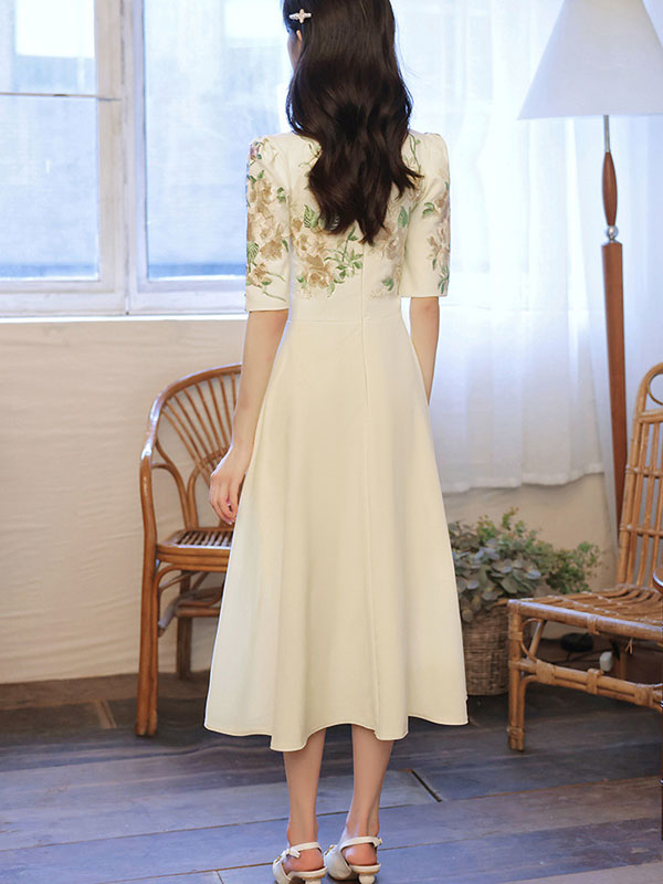 Elegant Embroidered Floral Fit & Flare Cheongsam Qipao Prom Dress - Vintage Chinese Style Evening Gown for Homecoming, Wedding, Party & Special Occasions
