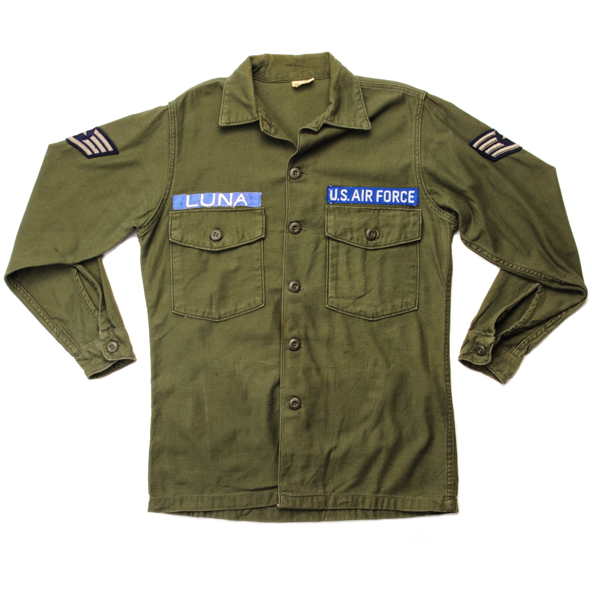 Vintage US Air Force Utility Shirt P-64 Size 14.5x31 - Authentic 1967 Vietnam War Military Uniform with Patches - Perfect for Collectors, Reenactments & Military History Displays
