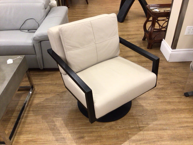 Modloft Clarkson Modern Lounge Chair - Mid-Century Style Accent Chair for Living Room, Bedroom & Office - Comfortable Upholstered Armchair with Wooden Legs