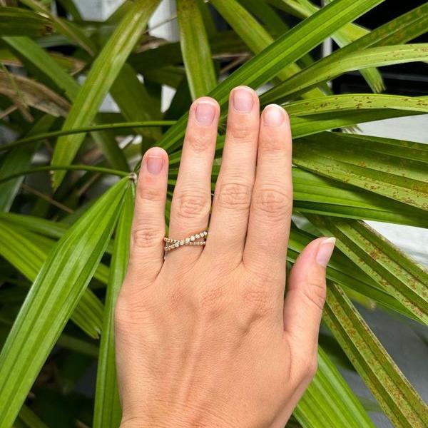 18K Yellow Gold Diamond Bezel Beaded Crossover Ring for Women - Elegant Bridal, Anniversary & Evening Wear Jewelry