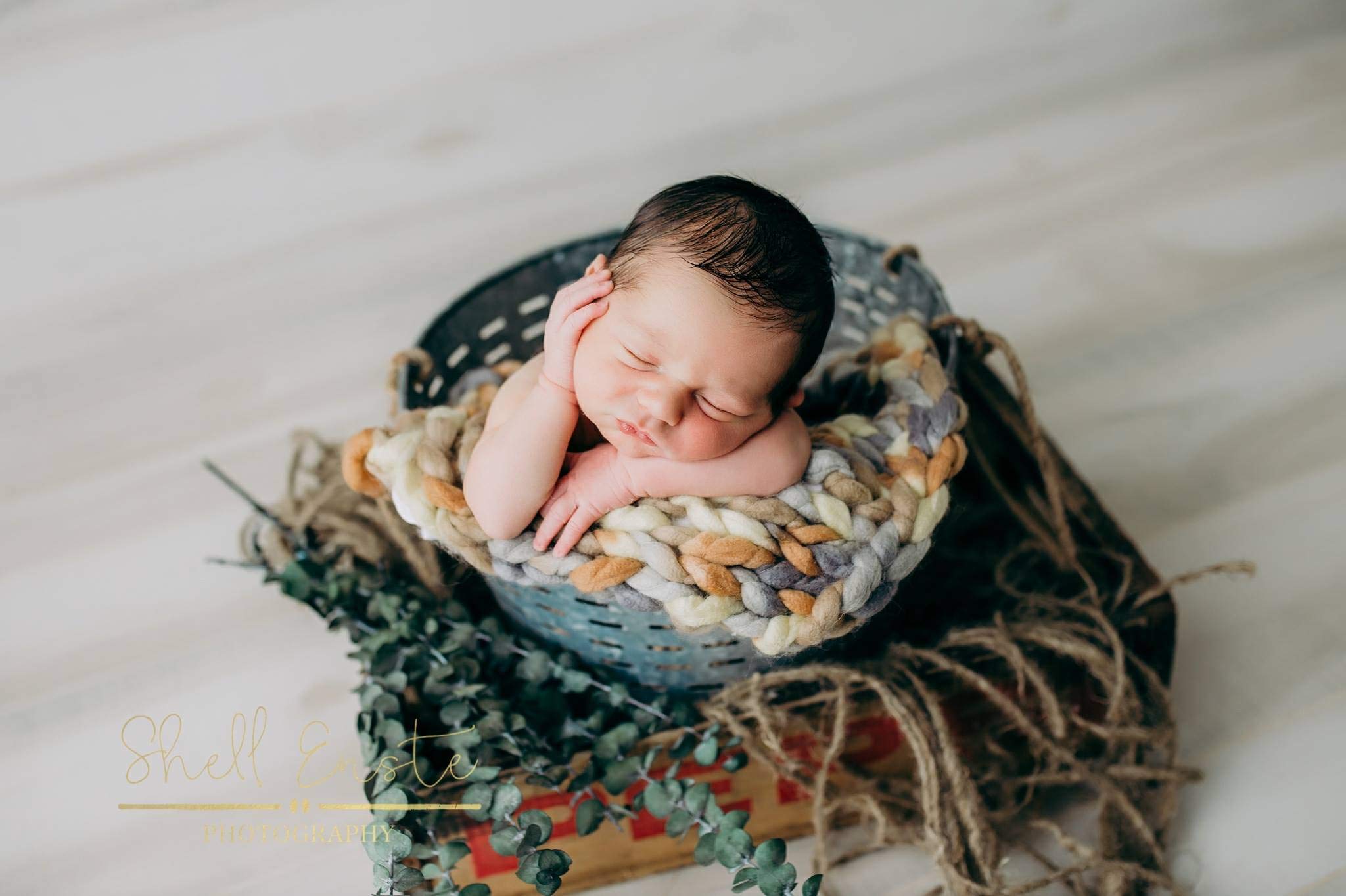 Natural Jute Layering Prop for Newborn Photography - 2 Sizes (Loose Strings) - Perfect for Baby Shower, First Birthday & Milestone Photo Shoots