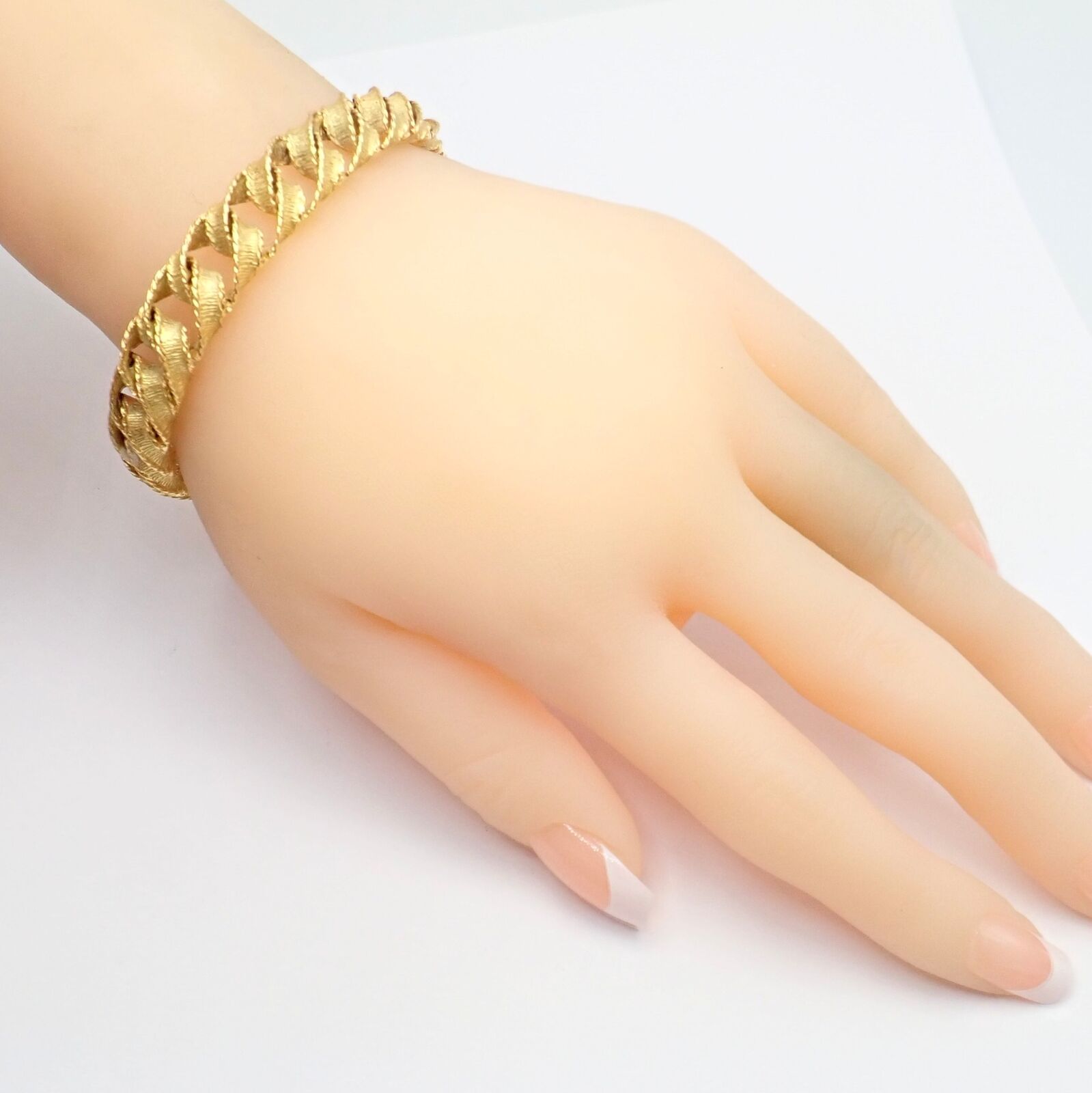Authentic Vintage Tiffany & Co 18k Yellow Gold France Ribbon Curb Bracelet from 1987 - Luxury Jewelry Gift for Women, Perfect for Anniversaries & Special Occasions