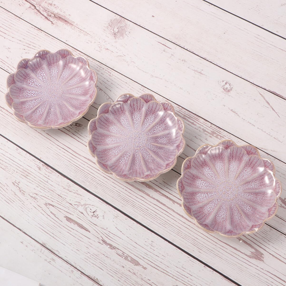 Amosfun 3pcs Ceramic Dipping Dishes - Flower Shaped Mini Sauce Plates for Sushi, Salad & Dessert