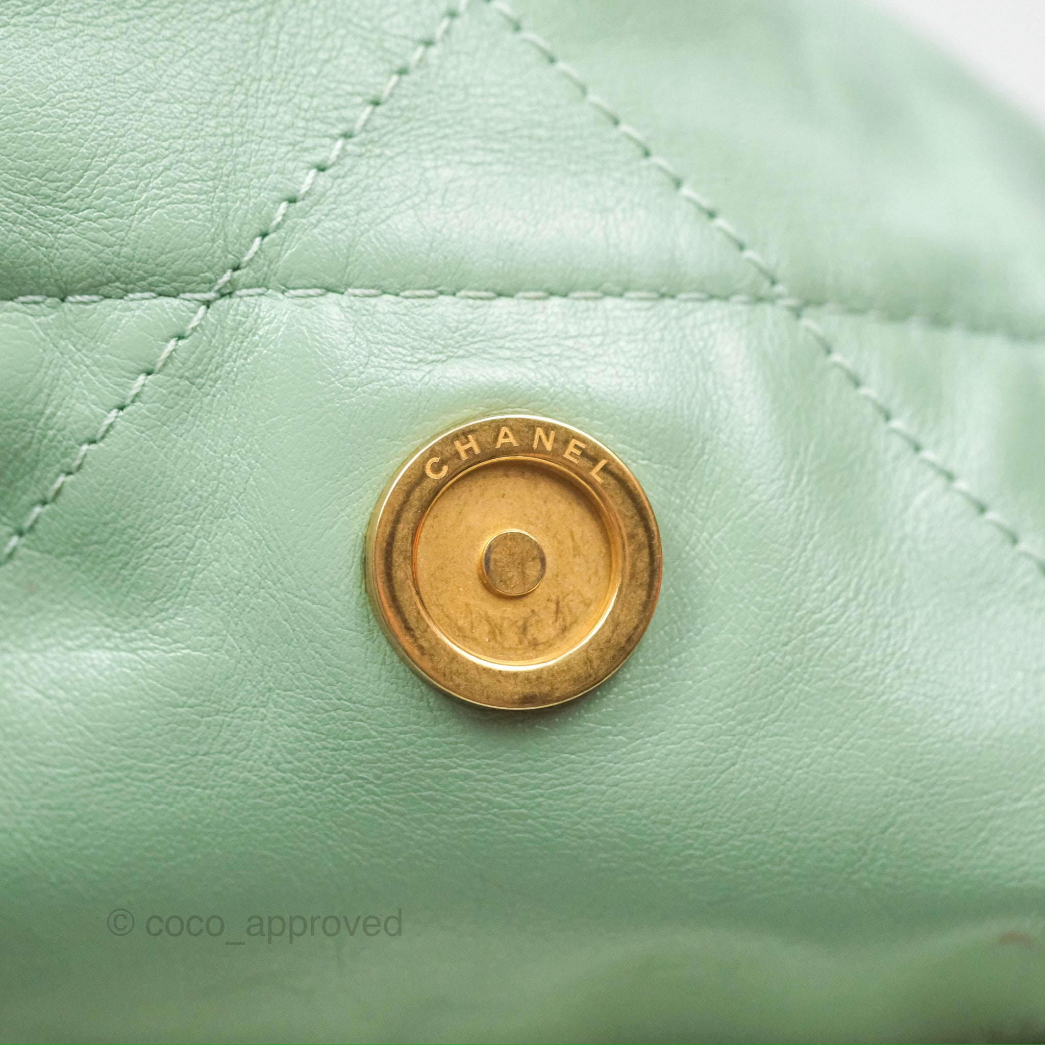 Chanel 22 Small Handbag in Mint Green Shiny Aged Calfskin with Gold Hardware - Luxury Crossbody Bag for Women, Perfect for Date Night & Special Occasions