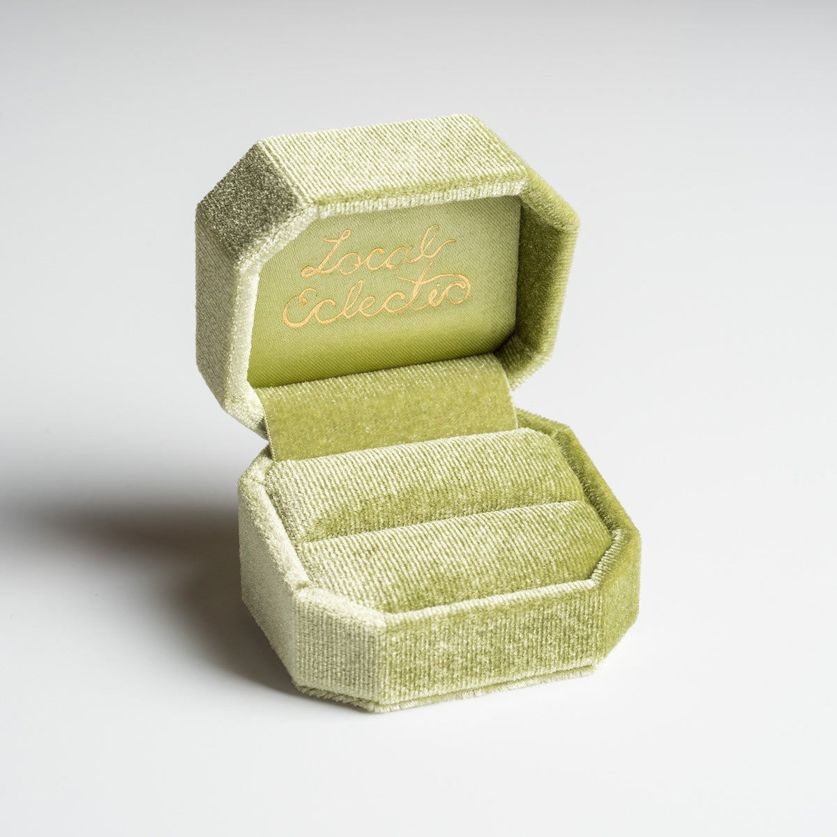 Luxury Velvet Ring Box for Engagement & Wedding - Elegant Jewelry Gift Box with Soft Velvet Lining - Perfect for Proposals, Anniversaries & Special Occasions