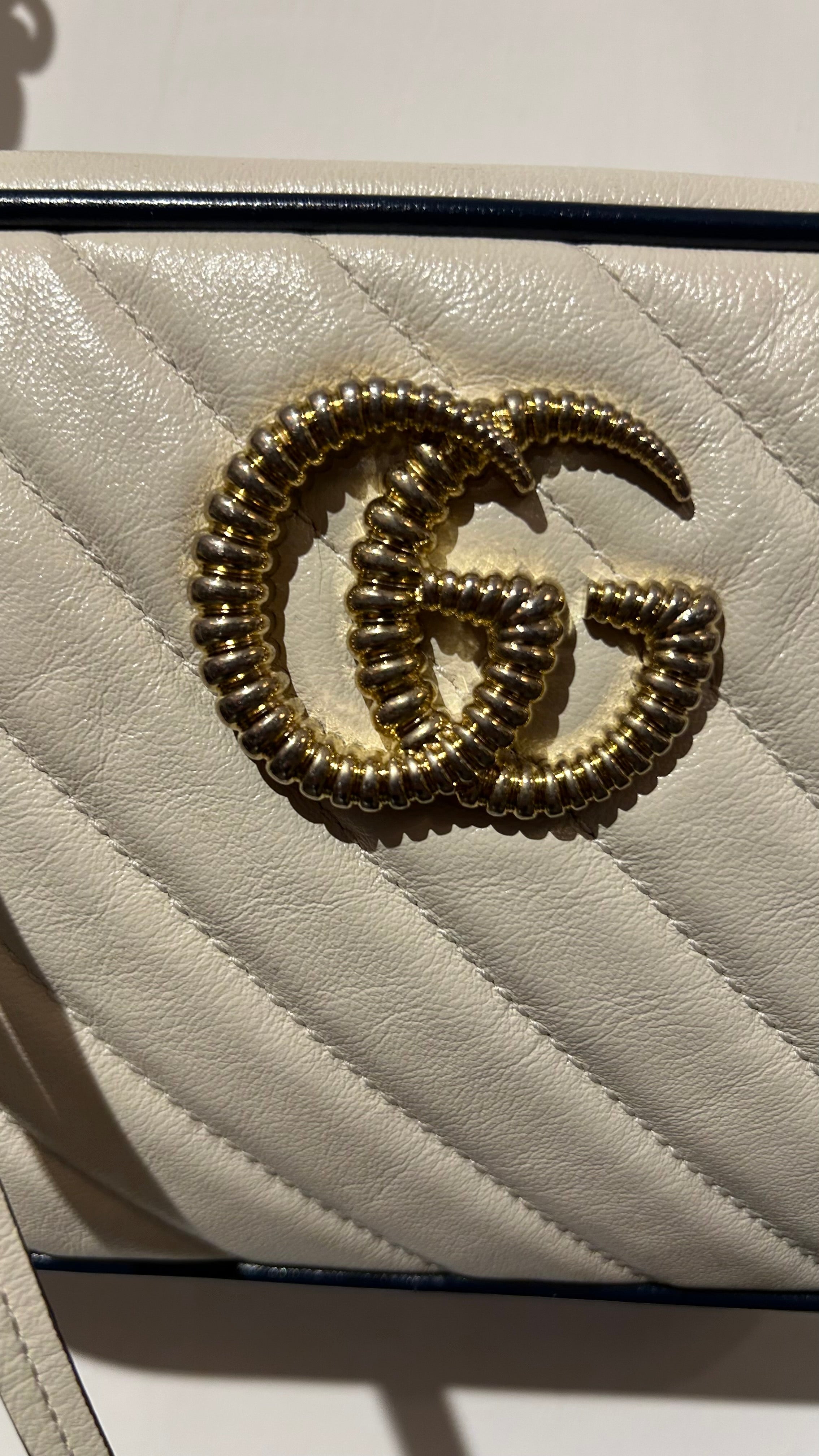 Gucci White Crossbody Bag for Women - Stylish Leather Shoulder Purse for Everyday Use, Travel & Shopping