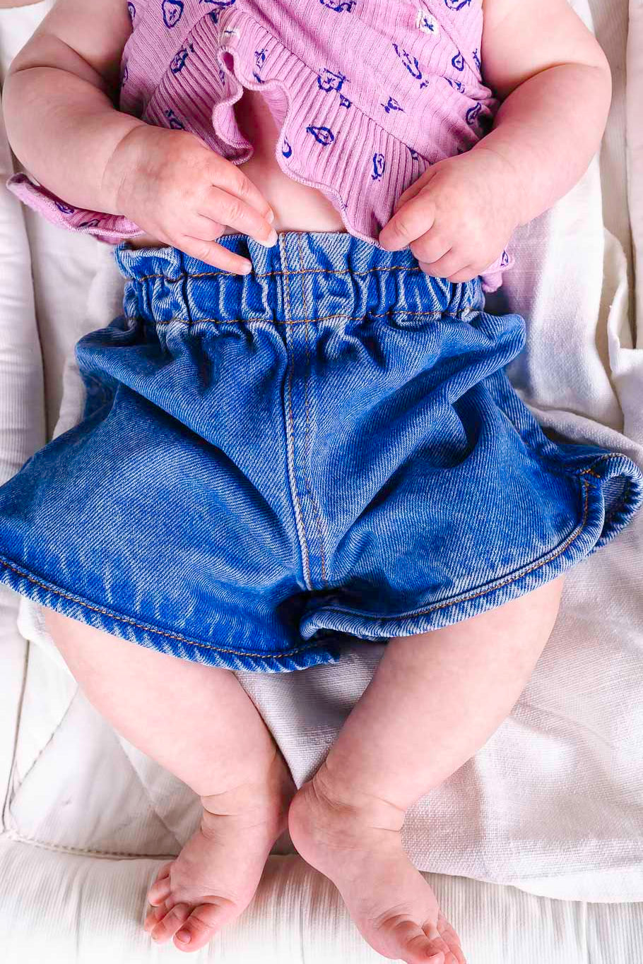 Stylish Denim Elastic Waist Shorts for Baby Girls - Comfortable & Adjustable Toddler Pants for Playtime & Outings