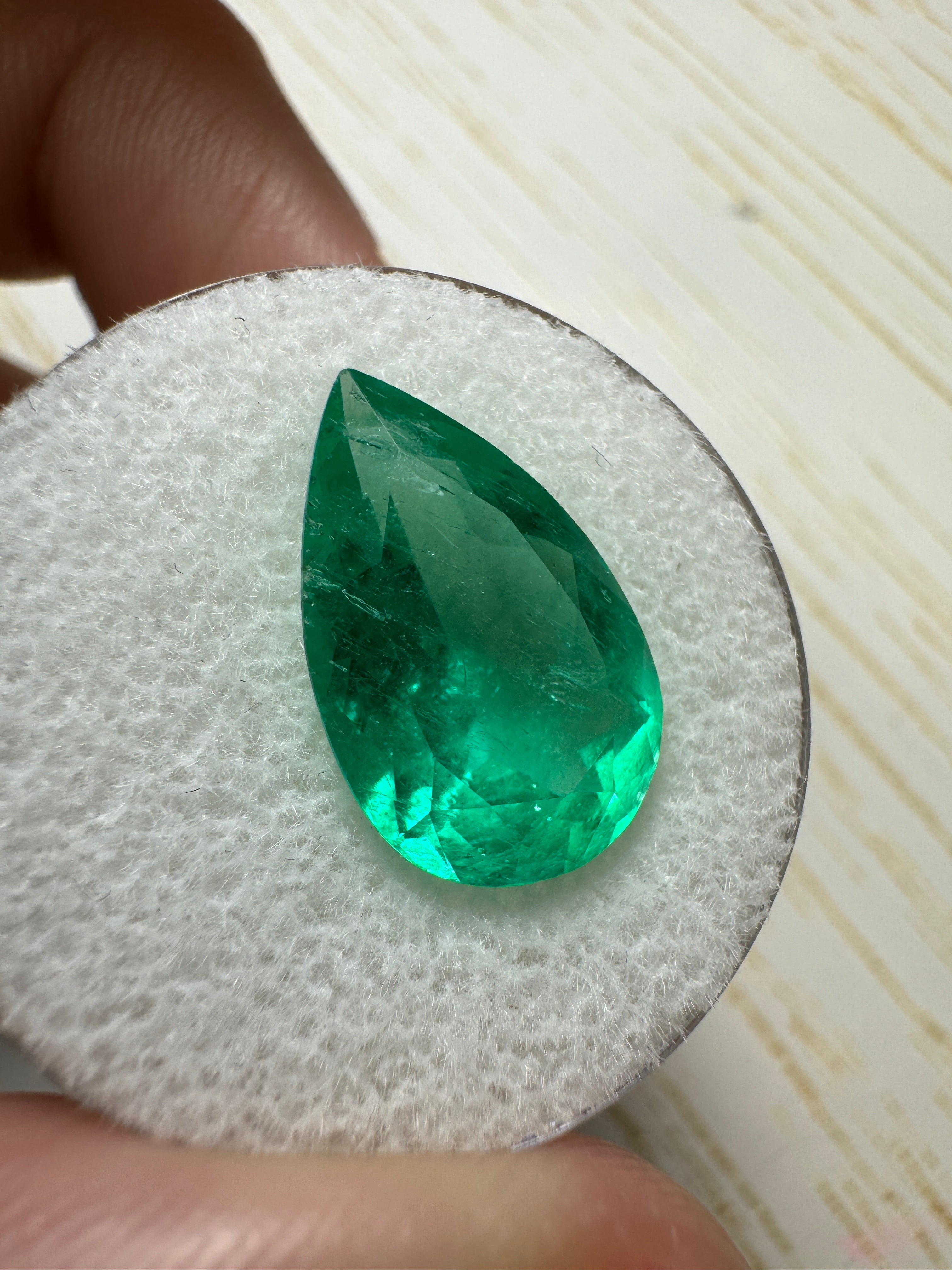 5.27 Carat 16x10mm Medium Green Natural Loose Colombian Emerald Pear Cut Gemstone for Jewelry Making, Engagement Rings & Luxury Gifts