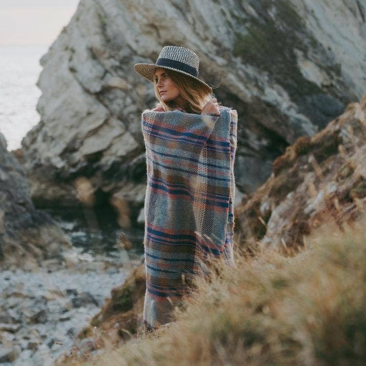 Eco-Friendly Recycled Wool Blanket - Soft, Warm & Sustainable Throw for Home, Camping & Gifts - Perfect for Couch, Bed & Outdoor Adventures