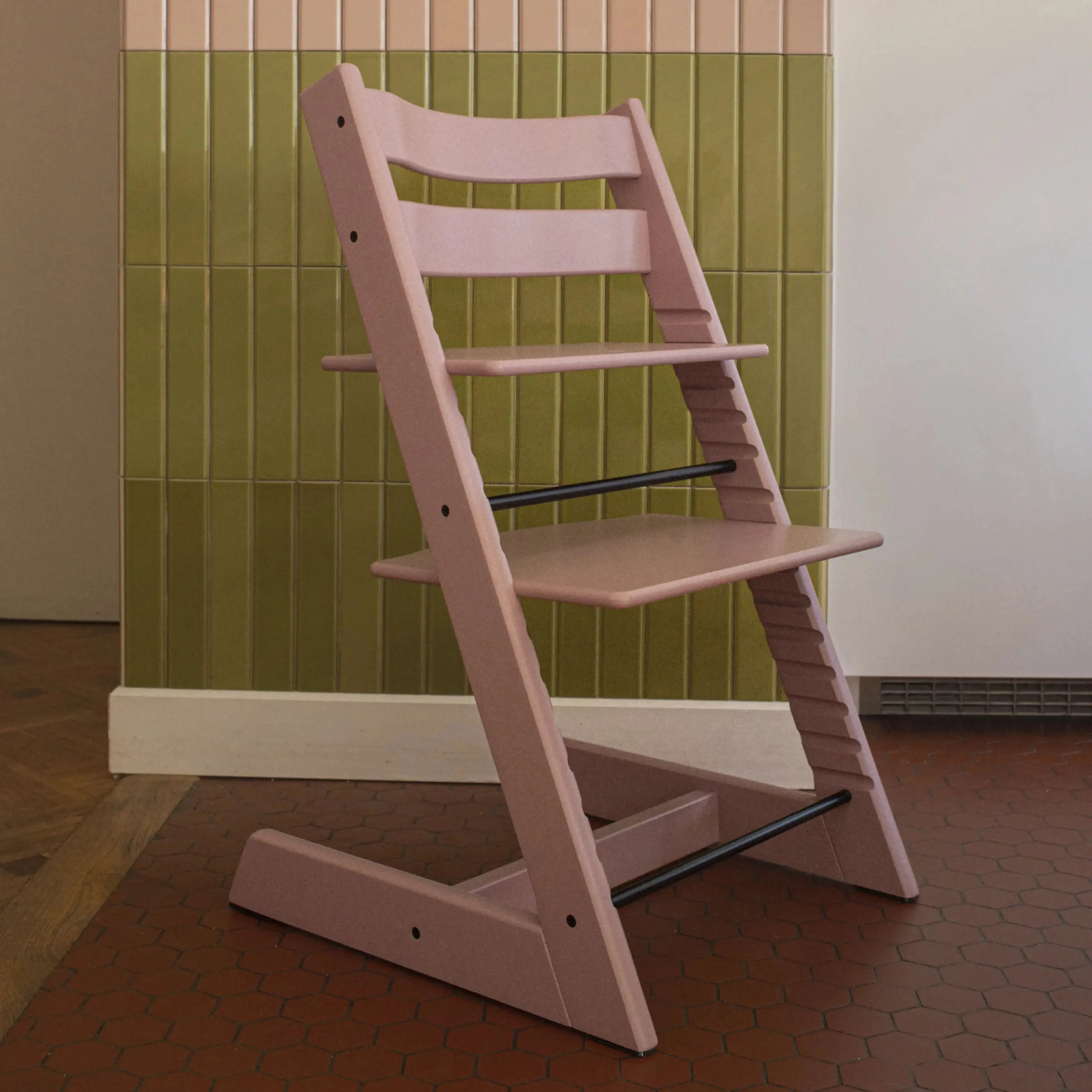 Stokke Tripp Trapp High Chair with Cushion & Tray - Adjustable Baby Feeding Chair, Ergonomic Design, Heather Mauve | Perfect for Dining, Weaning & Family Mealtime