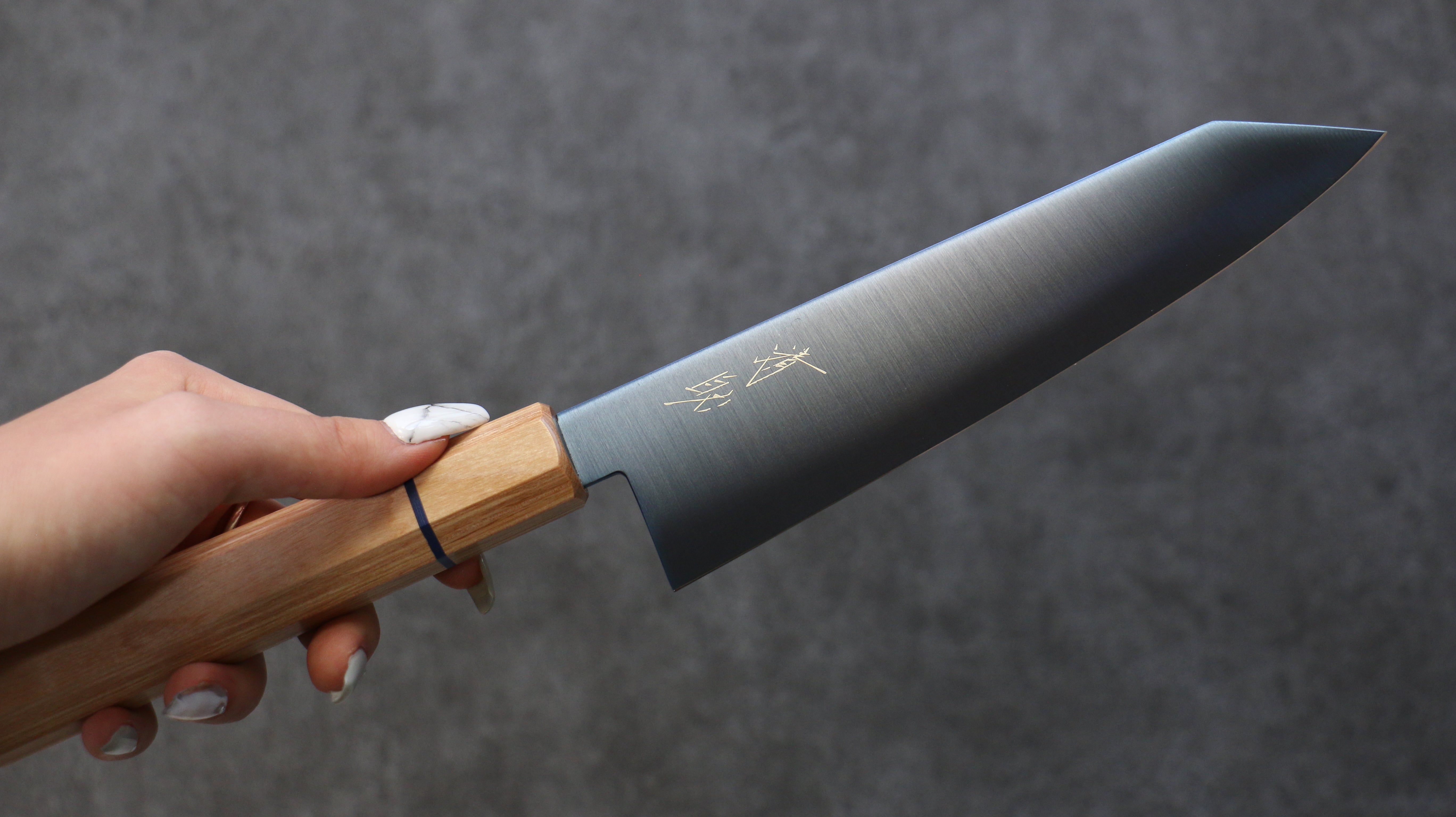 Seisuke SK 85 Kiritsuke Santoku Knife 180mm - Premium Ion Plating Blade with White Wood Handle - Perfect for Sushi, Vegetables & Precision Kitchen Tasks