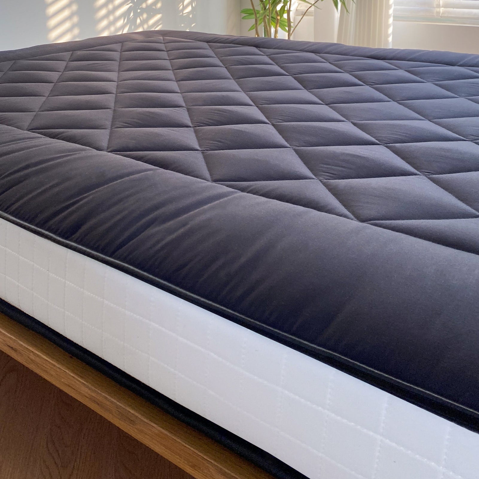 MAXYOYO 6-Inch Extra Thick Japanese Futon Mattress - Premium Diamond Quilted Floor Bed for Bedroom & Guest Room - Black - Perfect for Small Spaces, Studio Apartments & Minimalist Home Decor