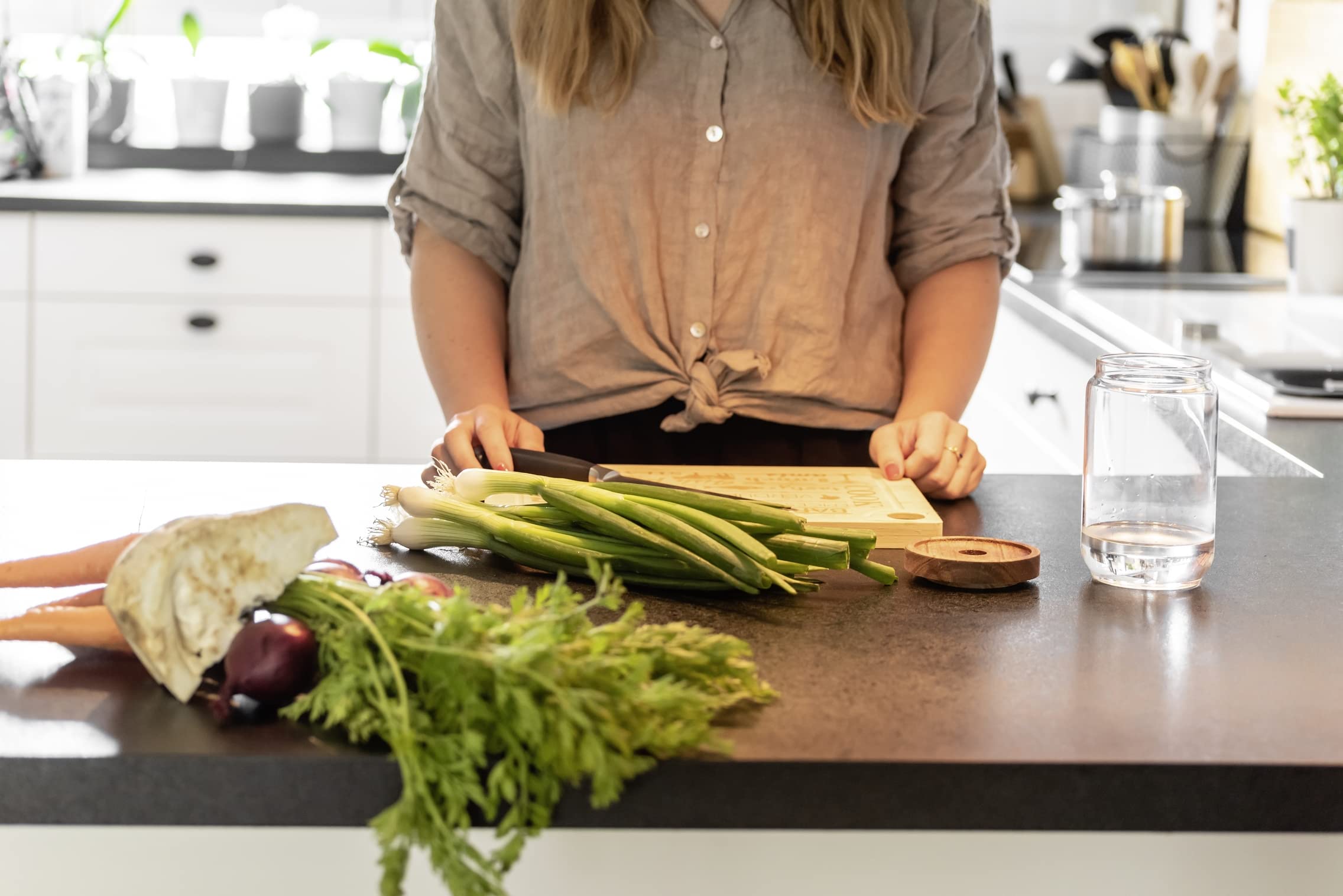 Premium WENKO Wooden Steak Cutting Board with Juice Groove - Large Kitchen Chopping Block for Meat, Vegetables & Fruits | Non-Slip, Easy to Clean | Perfect for Grilling, BBQ & Food Prep