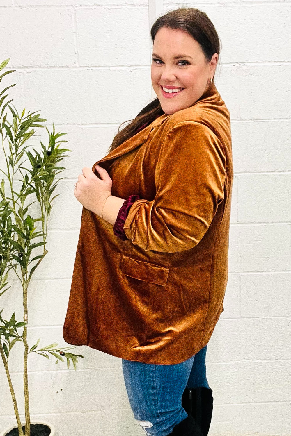 Stylish Rust Velvet Blazer with Lapel - Elegant Holiday Party Outfit for Women | Perfect for Christmas, Weddings & Special Occasions