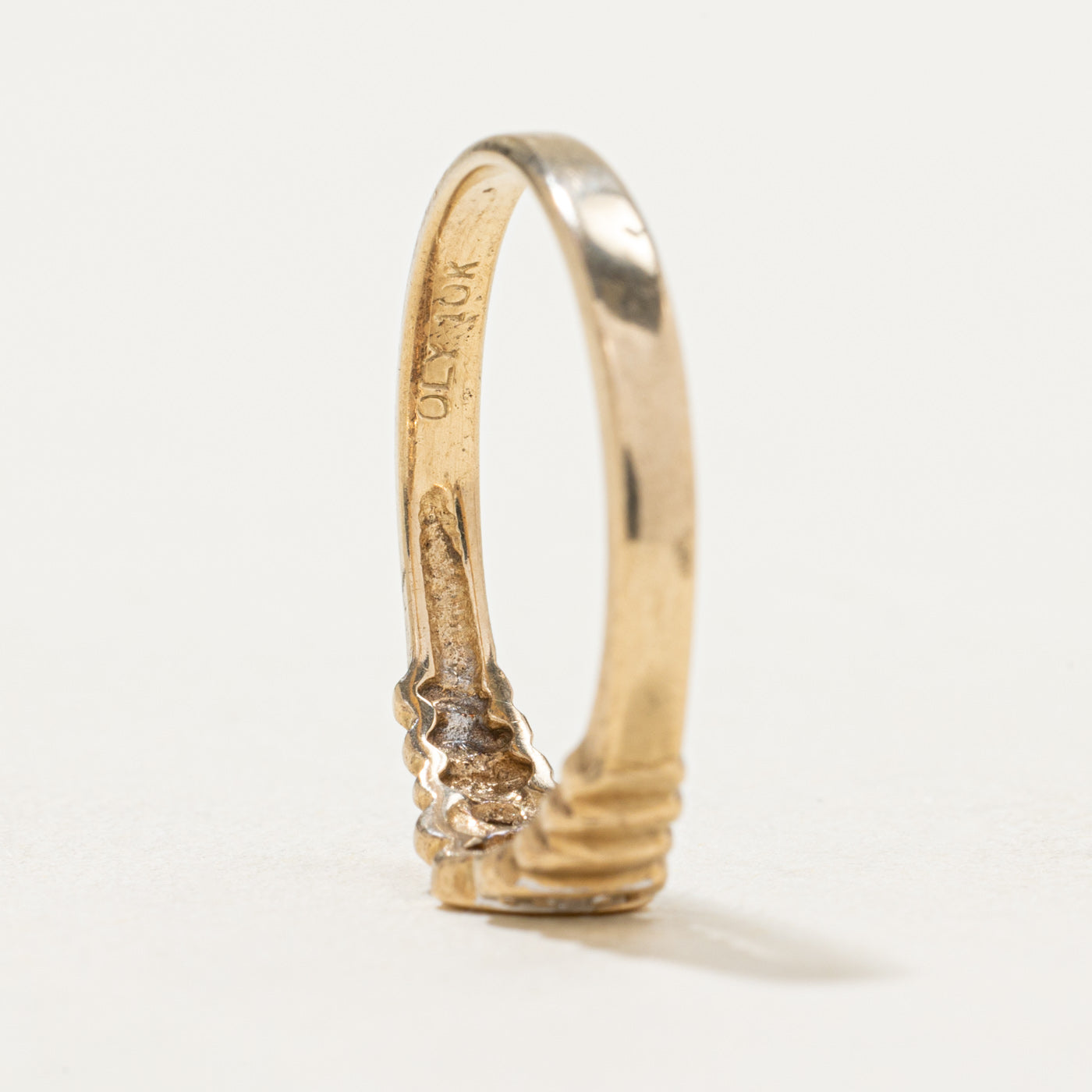 10K Gold Diamond Grooved Heart Ring - 0.015ctw, Size 7 - Perfect for Valentine's Day Gifts, Anniversary Presents & Romantic Occasions