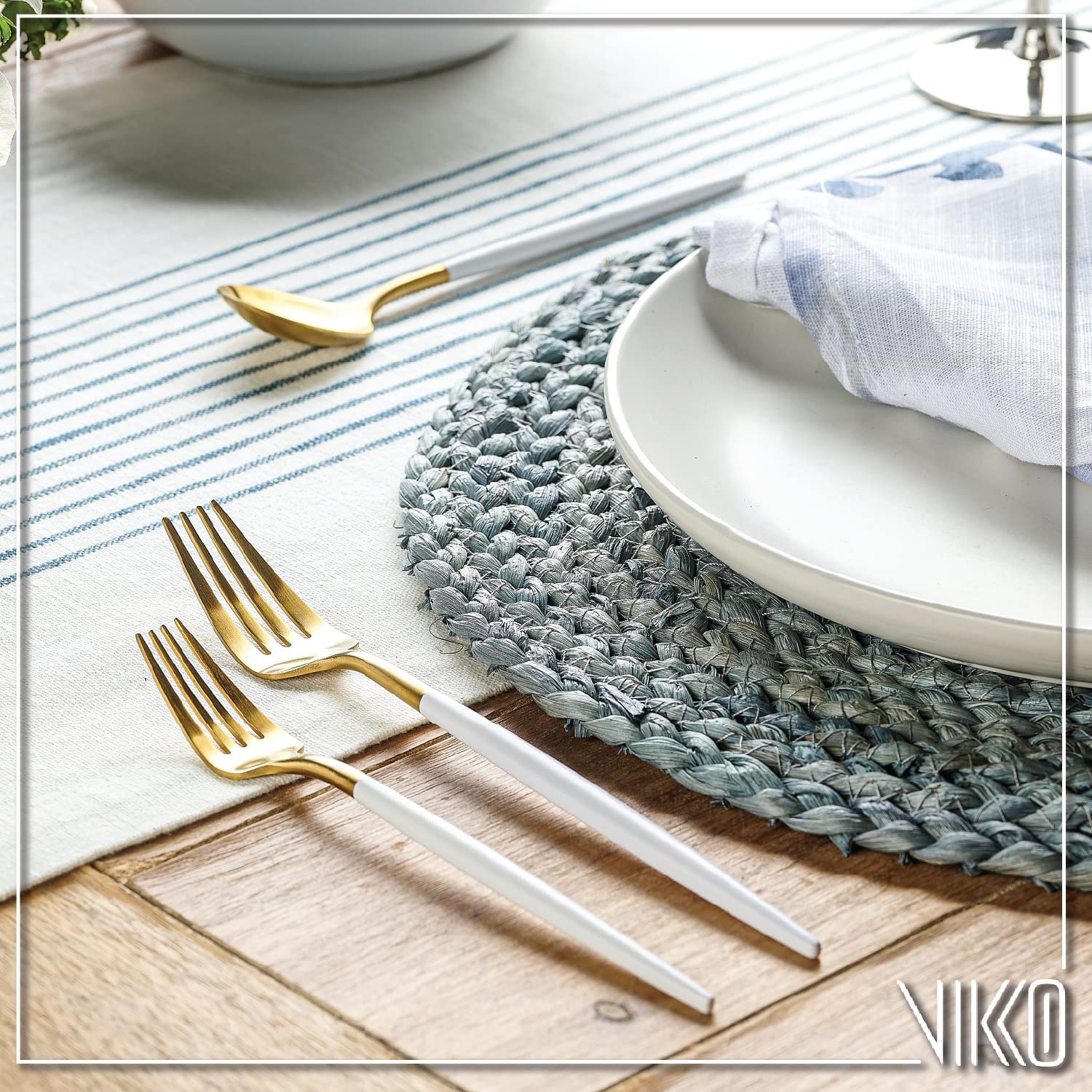 Vikko Decor Modern Flatware Set - Matte White & Gold 20-Piece Stainless Steel Silverware Set (18/10) for Upscale Dining - Long Handled Cutlery Service for 4 - Elegant Two-Tone Flatware for Weddings, Dinner Parties & Fine Dining