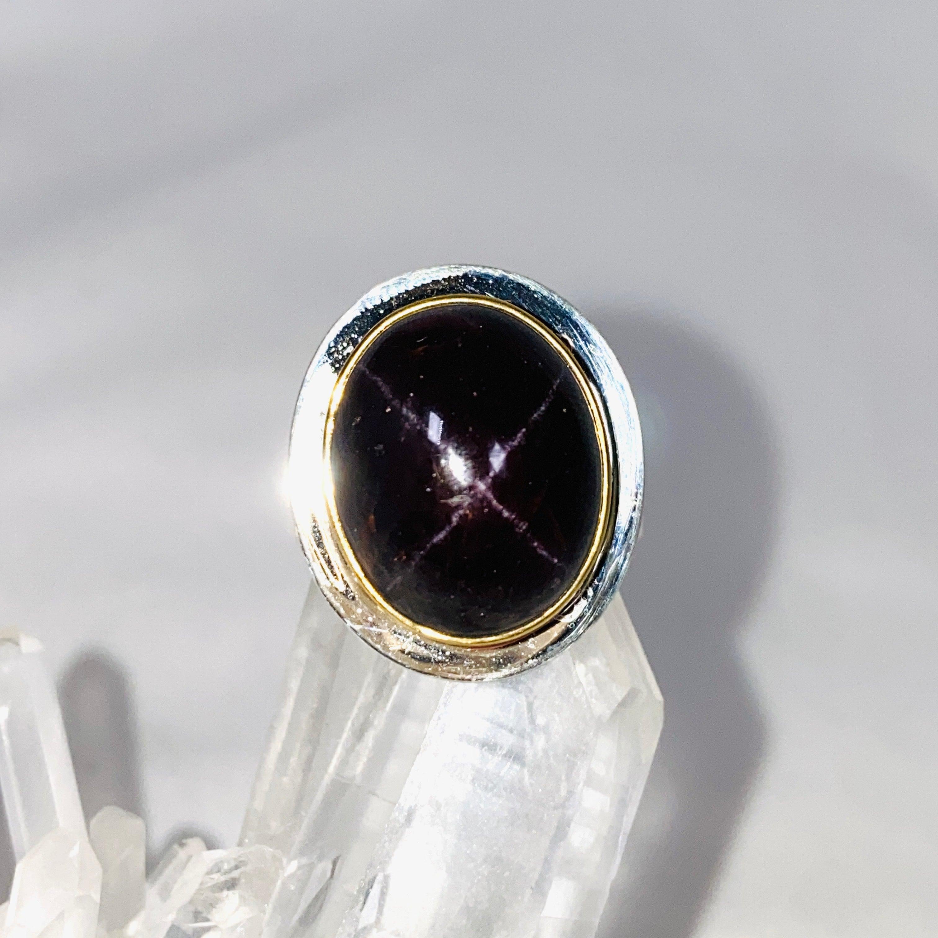 Garnet Oval Ring with Brass Detailing - Size 7 KRGJ3077 - Elegant Jewelry for Women, Perfect for Weddings, Parties & Special Occasions