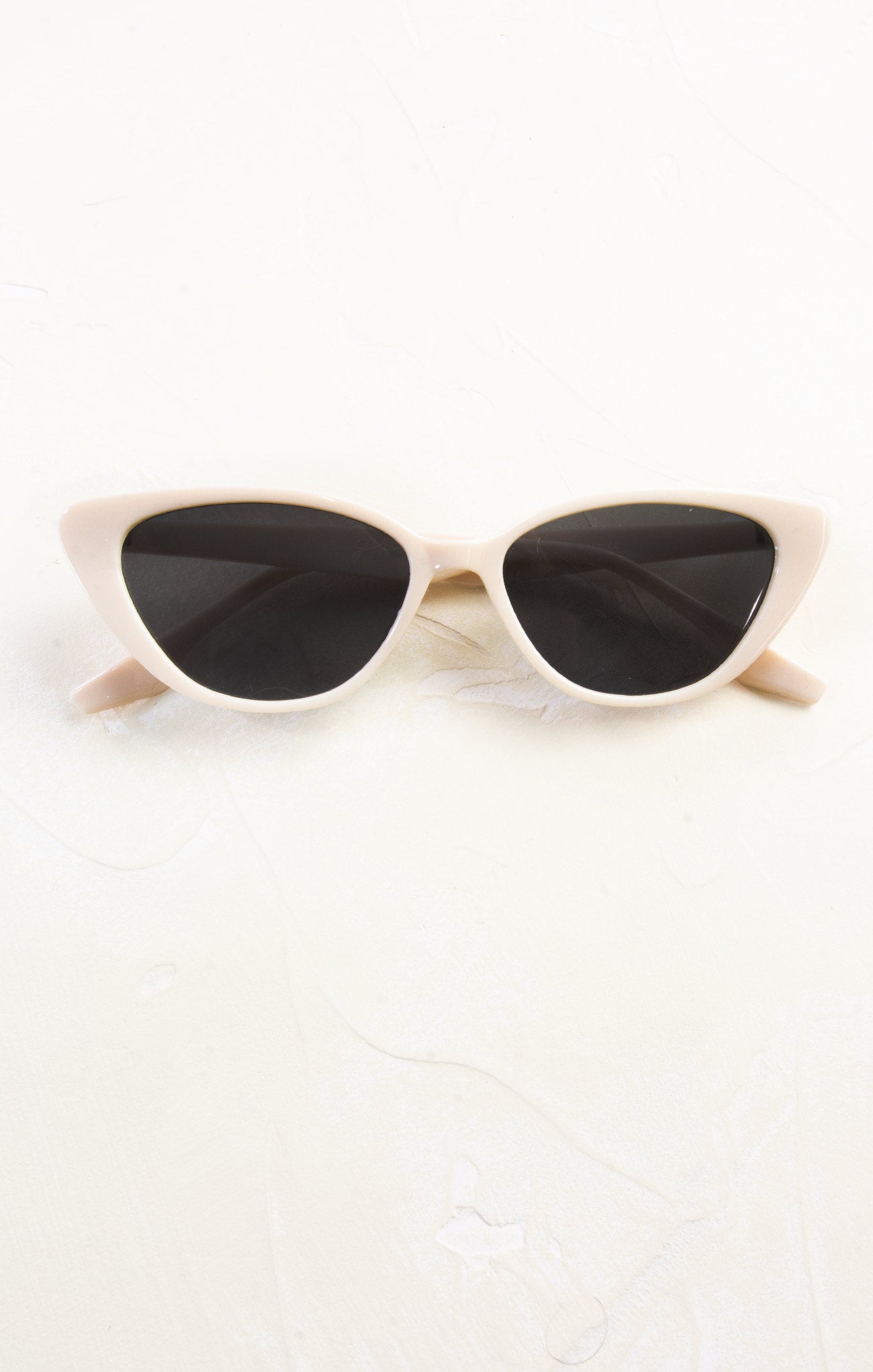 Pastel Sunglasses for Women - Trendy Ainsley Cat Eye Sunglasses UV Protection - Perfect for Beach, Summer & Outdoor Activities