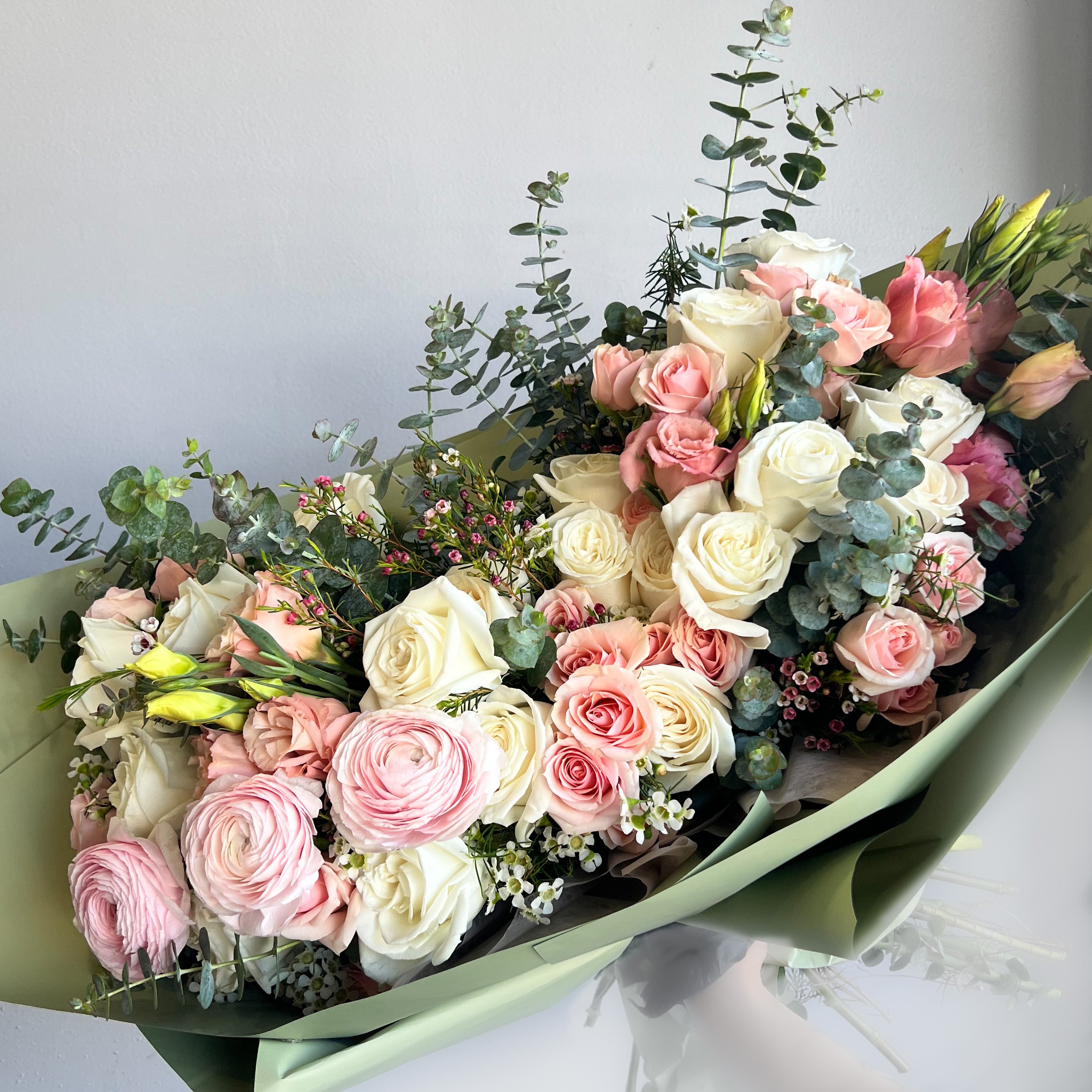 Russian Bouquet: Pink & White Flowers - Perfect for Weddings, Anniversaries & Romantic Gifts