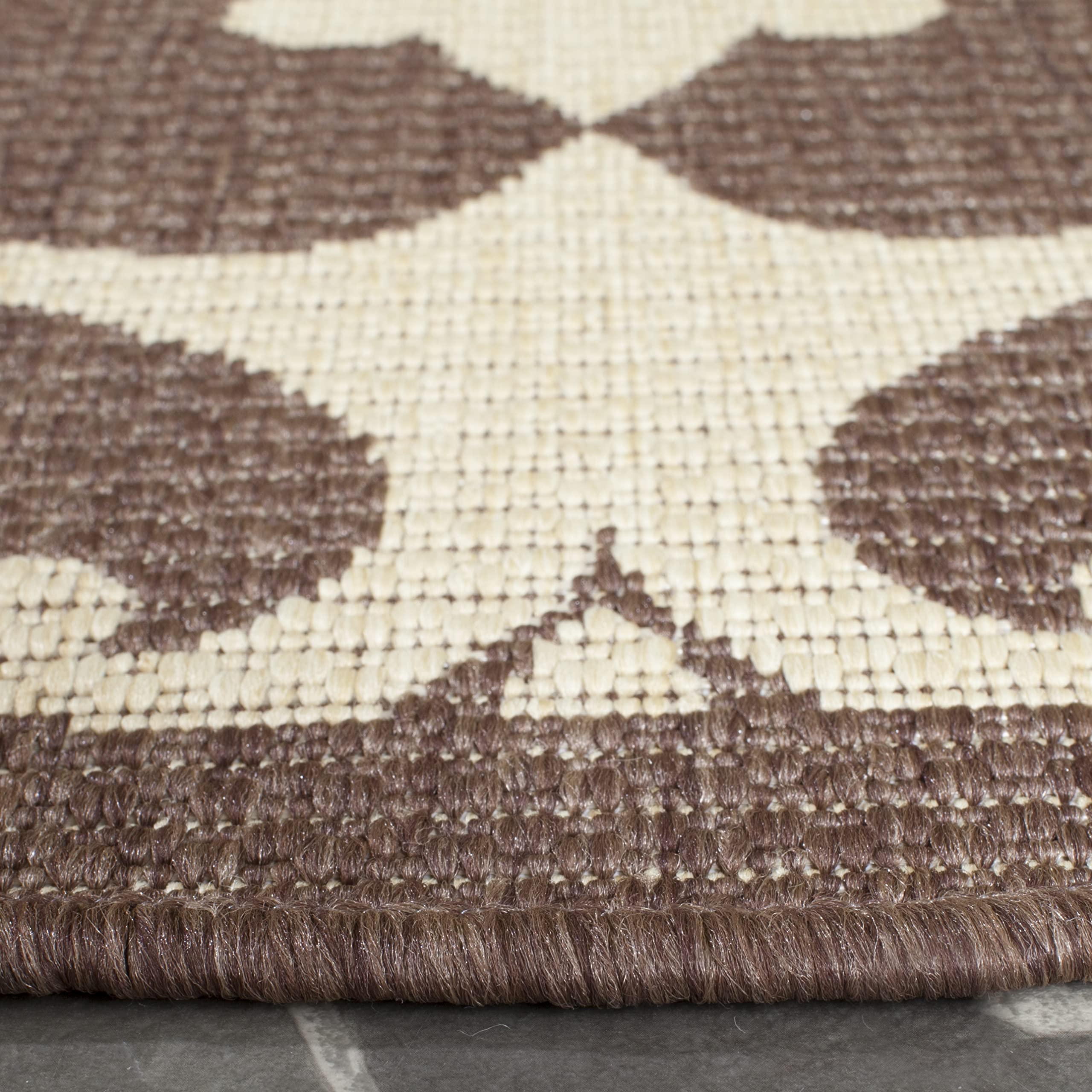 SAFAVIEH Courtyard Collection 6'7
