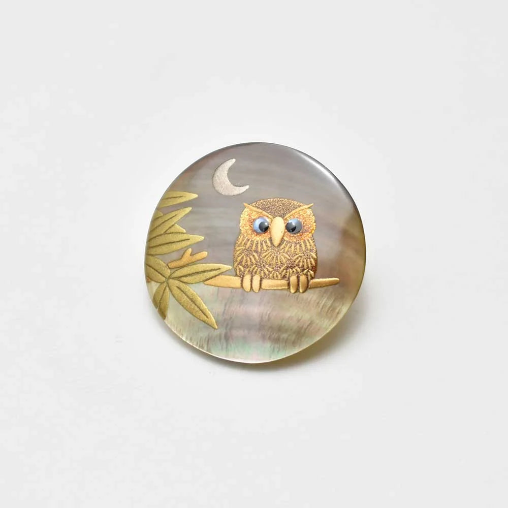 Handcrafted Japanese Maki-e Urushi Lacquer Brooch with Black Lip Oyster Pearl Shell Owl Design - Traditional Artisan Jewelry for Women, Gift for Collectors, Perfect for Special Occasions & Cultural Events