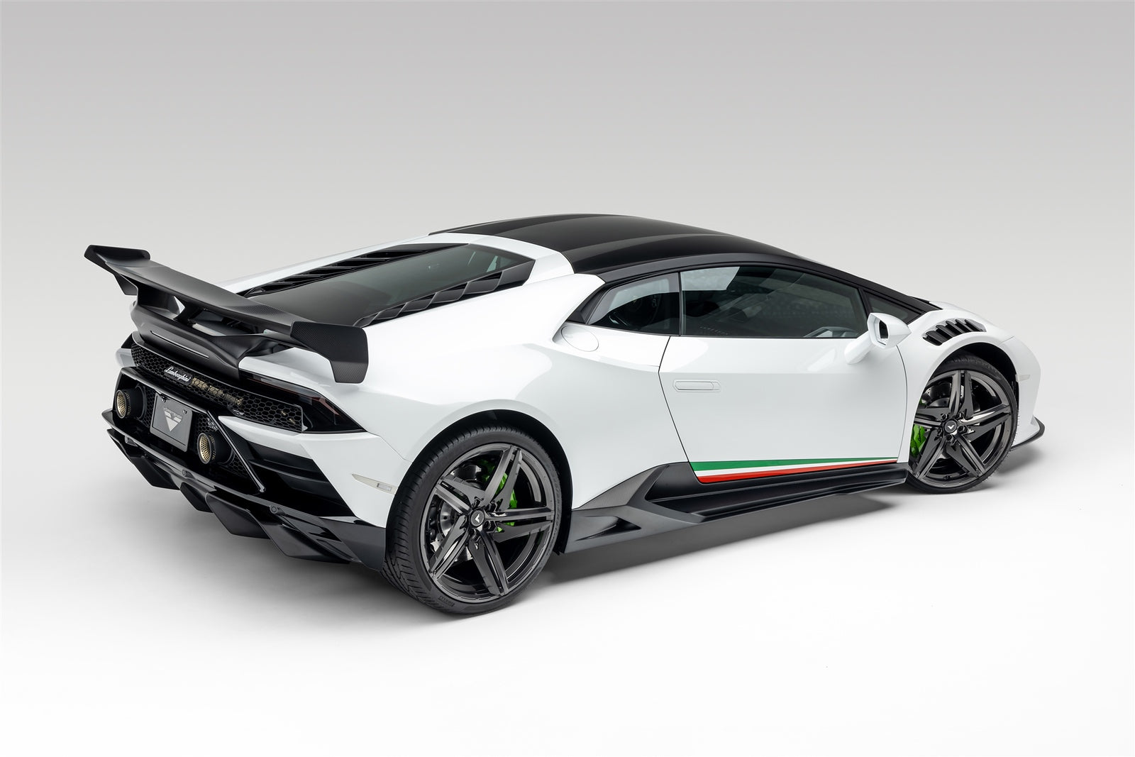 Lamborghini Huracan EVO 2WD Monza Aero Program CB 01 - High Performance Sports Car for Racing Enthusiasts | Perfect for Track Days and Supercar Events