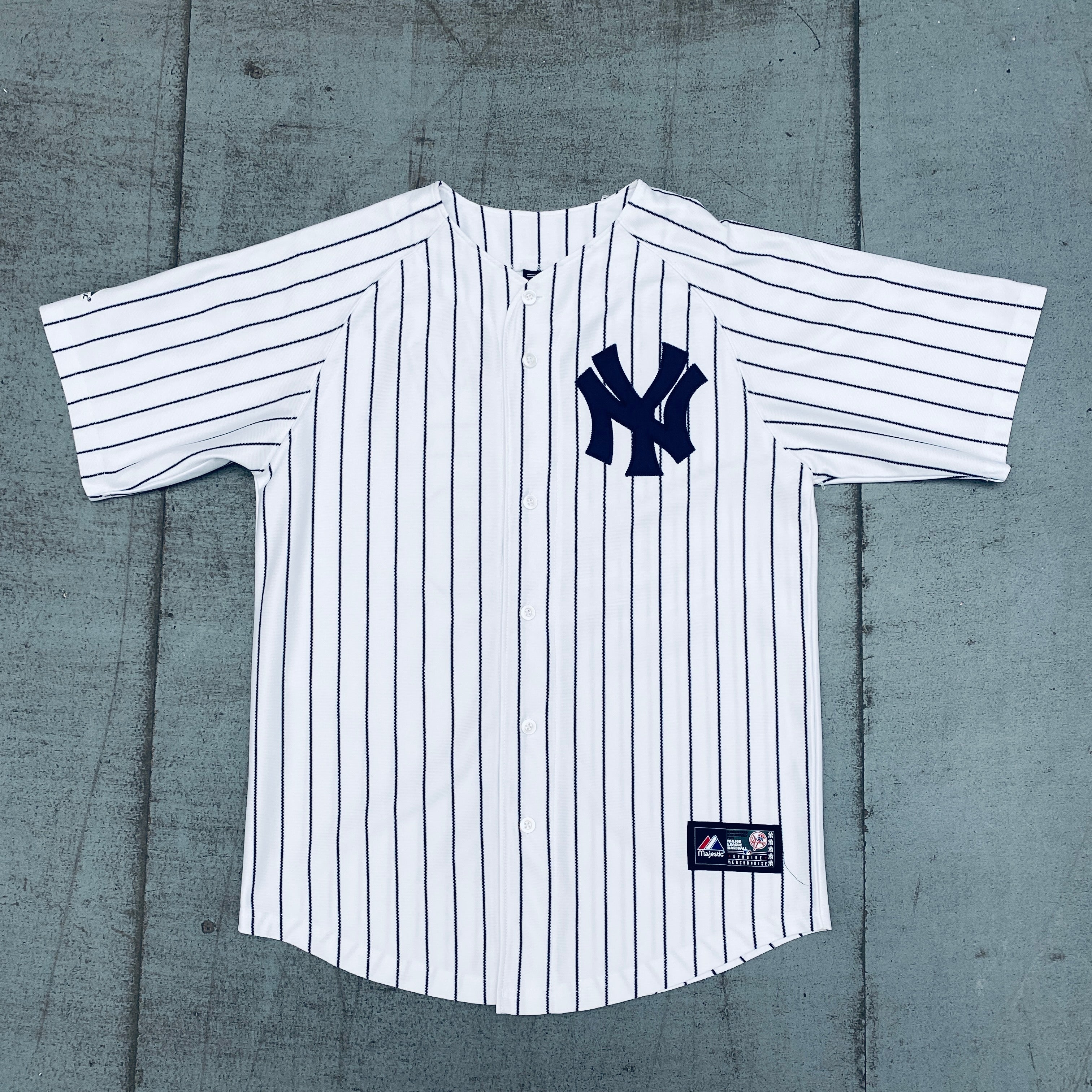 Authentic New York Yankees Mark Teixeira 2009 White Pinstripe Majestic Stitched Jersey - Size S | Officially Licensed MLB Baseball Jersey for Fans & Collectors | Perfect for Games, Events & Yankees Memorabilia Collection