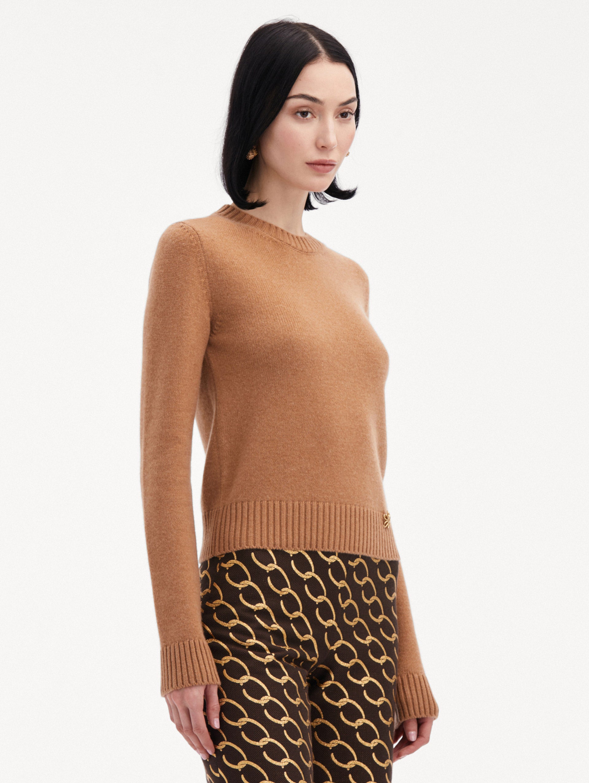 Luxury O Flower Cashmere Pullover Sweater for Women - Soft & Warm Winter Knitwear - Perfect for Office, Travel & Casual Outfits