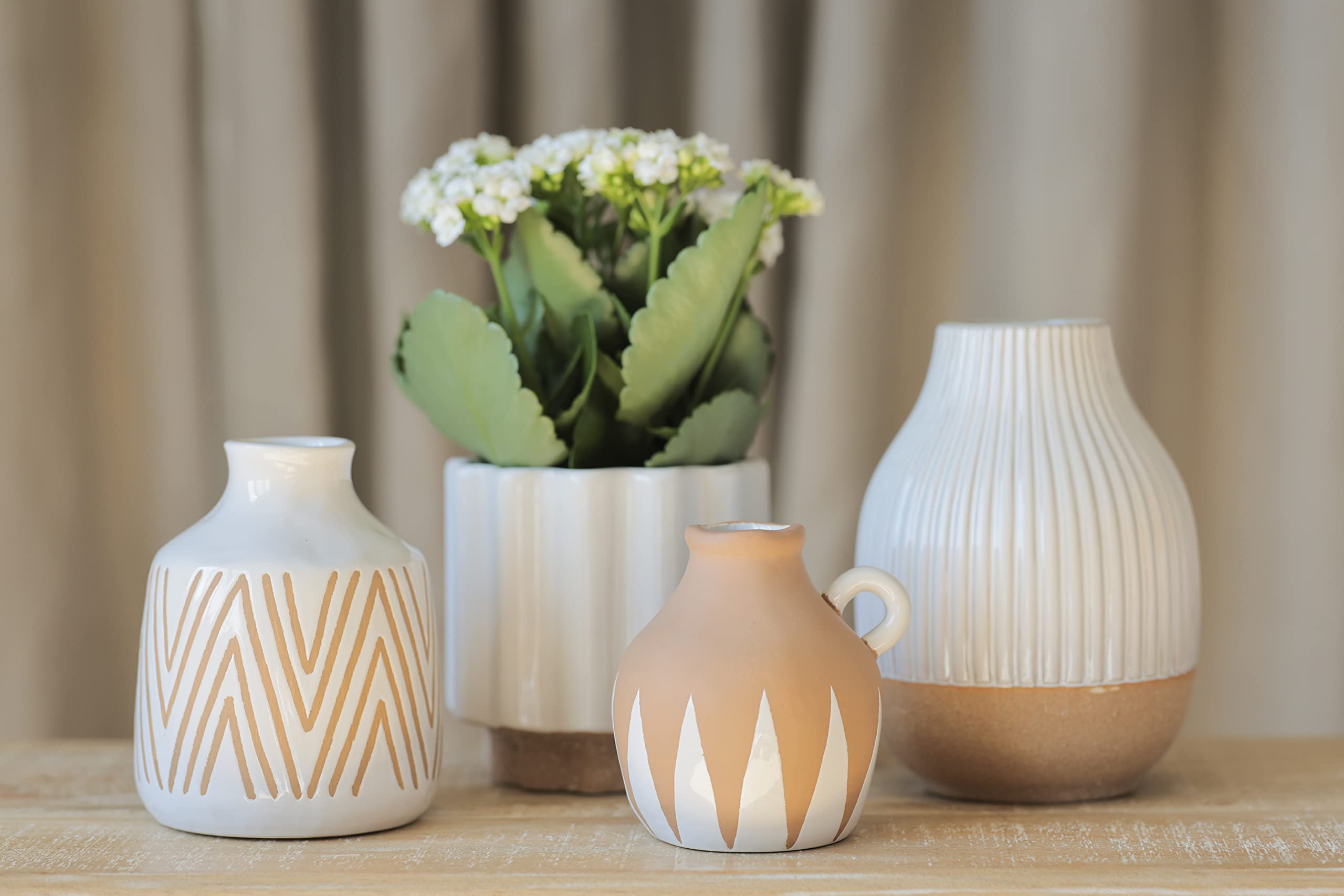 Shiraleah Small Decorative Salinas Jug Vase - Off White Ceramic Pitcher for Home Decor, Farmhouse Style Centerpiece, Perfect for Flowers, Kitchen & Dining Table Decor