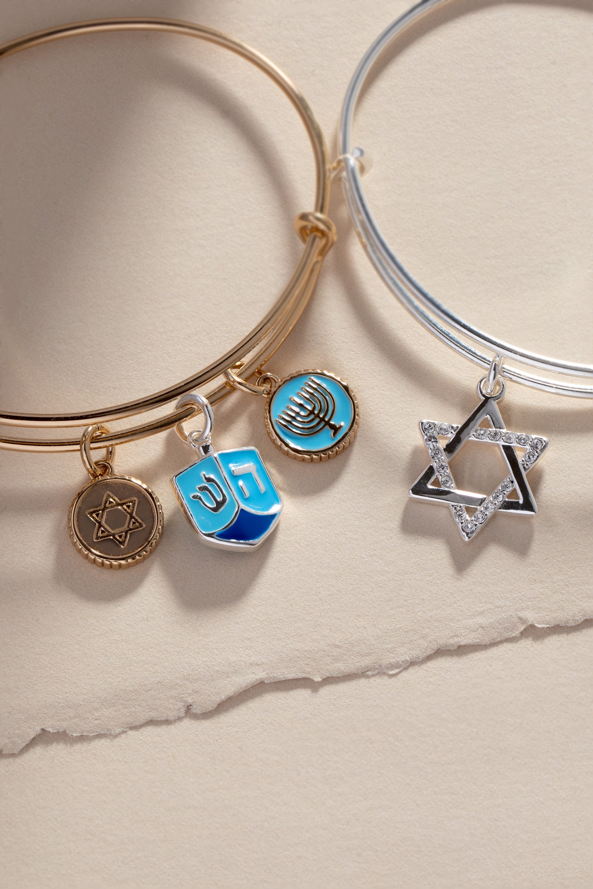 Festive Hanukkah Dreidel Bangle Bracelet - Elegant Jewish Holiday Jewelry for Women & Girls - Perfect for Hanukkah Gifts & Celebrations