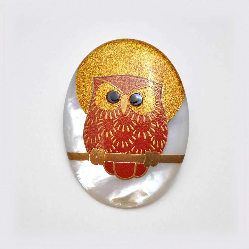 Handcrafted Maki-e Urushi Lacquer Brooch with White South Sea Pearl Shell Owl - Traditional Japanese Lacquer Jewelry for Women, Gift for Collectors & Art Lovers - Perfect for Special Occasions, Weddings & Cultural Events