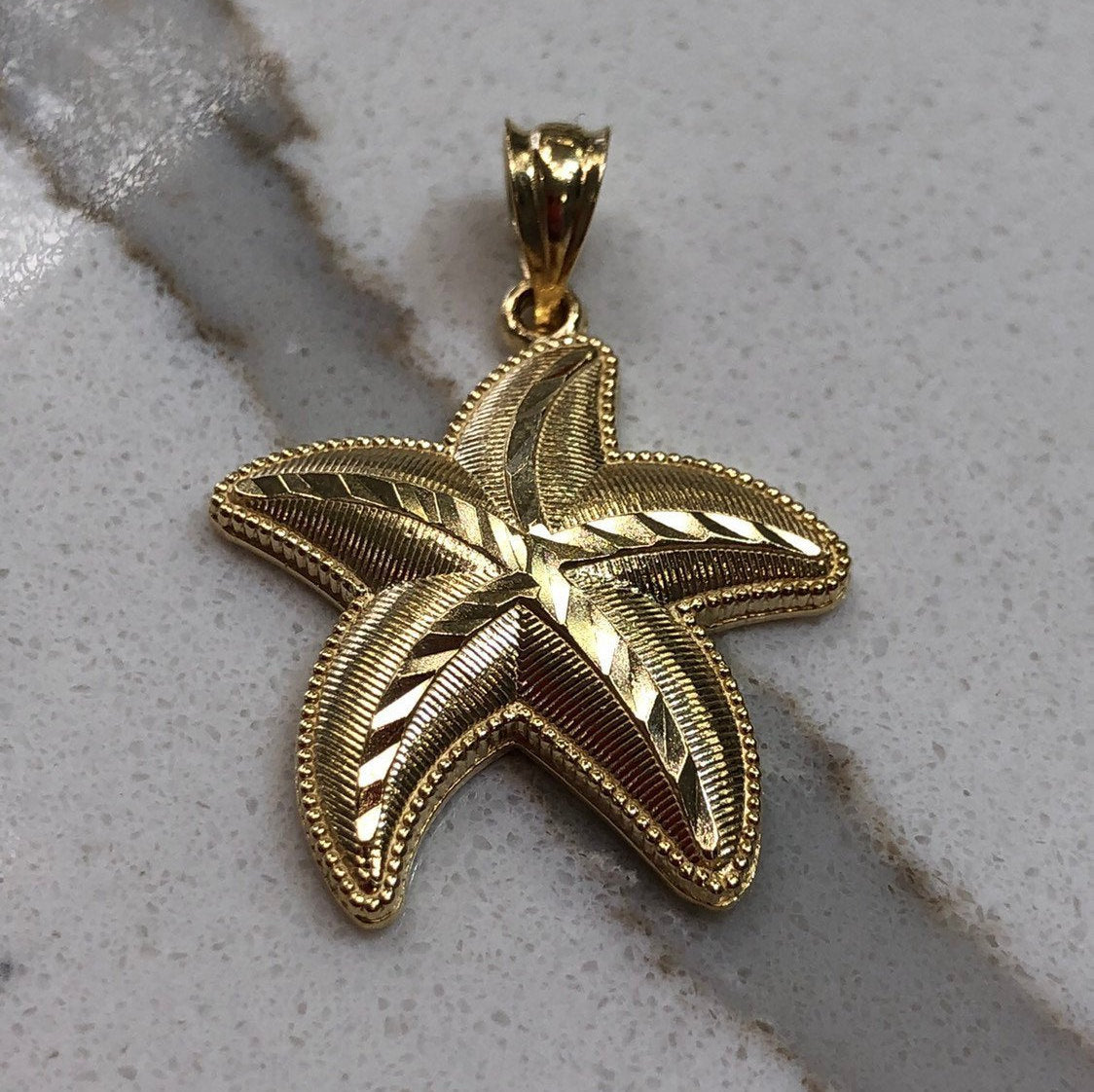 14K Yellow Gold Starfish Pendant Necklace - Elegant Beach Jewelry for Women, Perfect for Summer Vacations, Beach Weddings & Coastal Fashion Accessories
