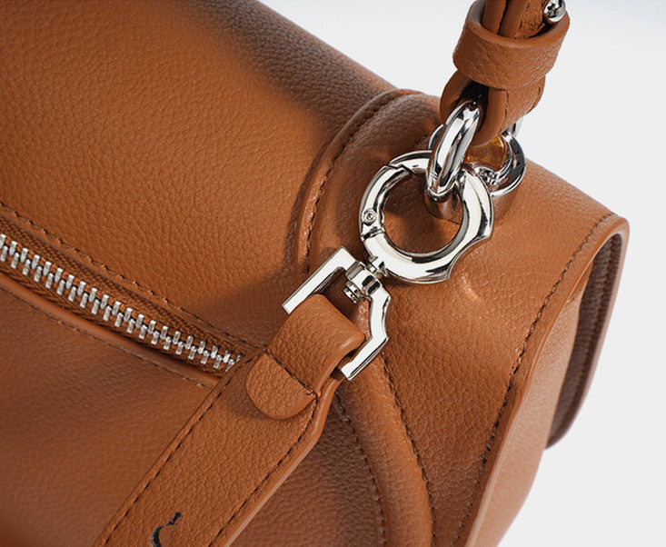 Stylish Curved Flap Saddle Bag for Women - Vintage Leather Crossbody Purse with Adjustable Strap | Perfect for Everyday Use, Travel & Casual Outings