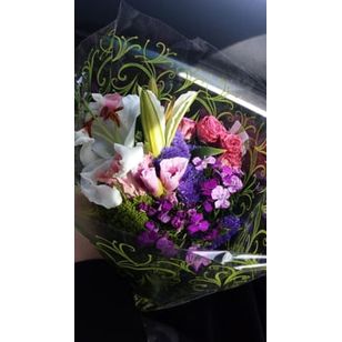 Fresh Mixed Flowers Bouquet - Premium Assorted Blooms for Home Decor, Weddings & Special Occasions | Perfect for Gifts, Centerpieces & Romantic Surprises