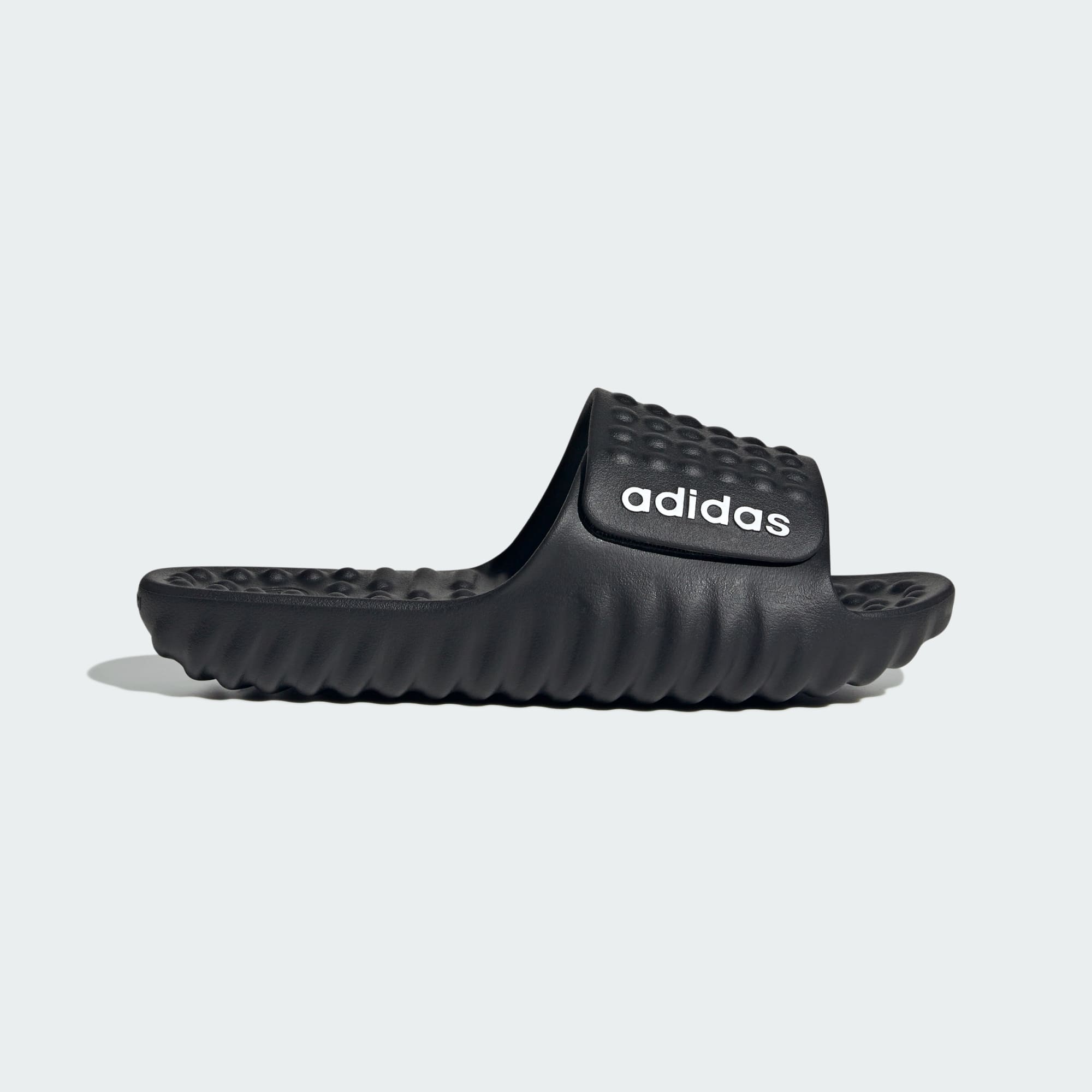 Core Black / Cloud White / Core Black