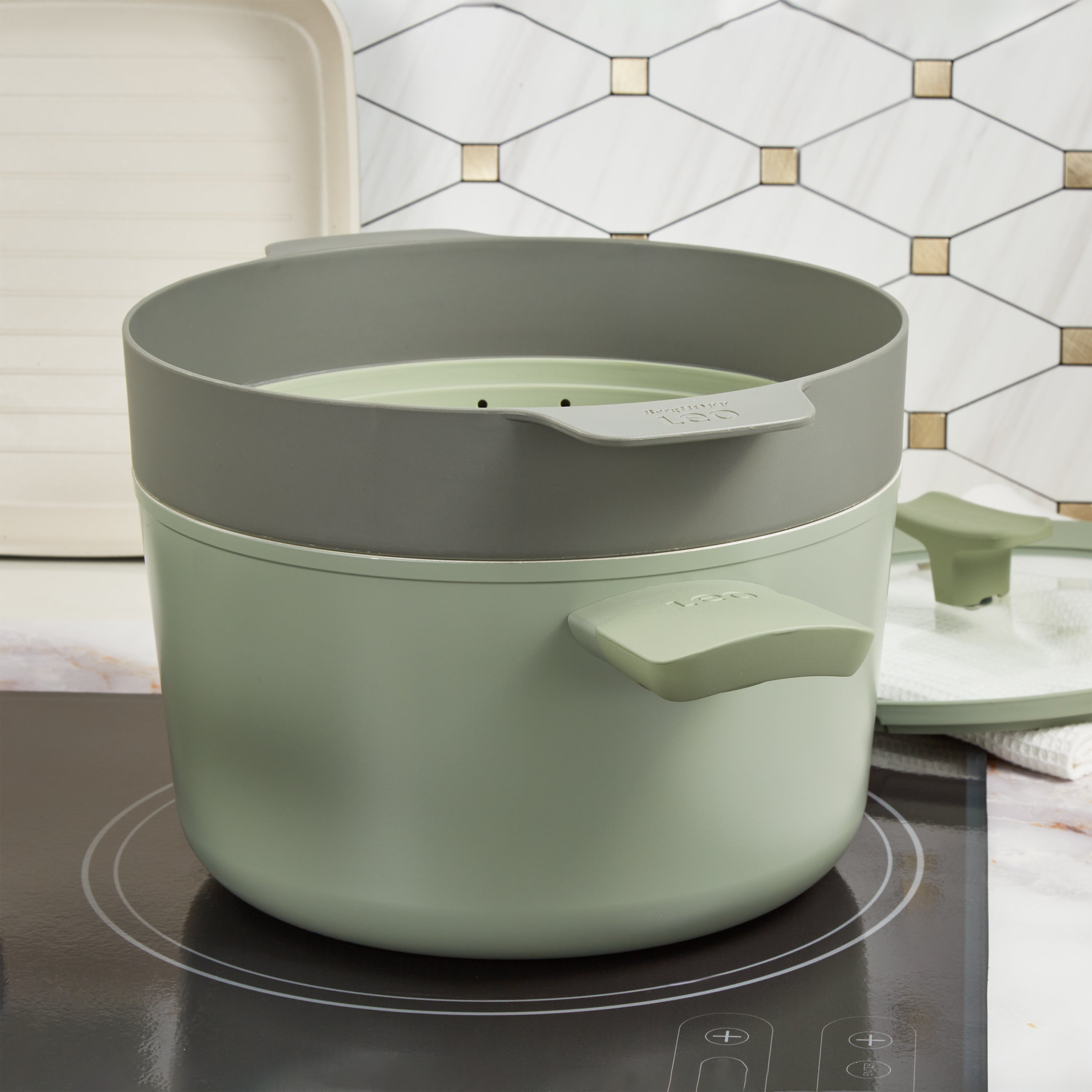 BergHOFF Leo Balance 11-Piece Nonstick Aluminum Cookware Set with Glass Lids - Sage Green | Durable Kitchen Pots & Pans for Cooking, Frying & Sauteing | Perfect for Home Chefs & Everyday Meals