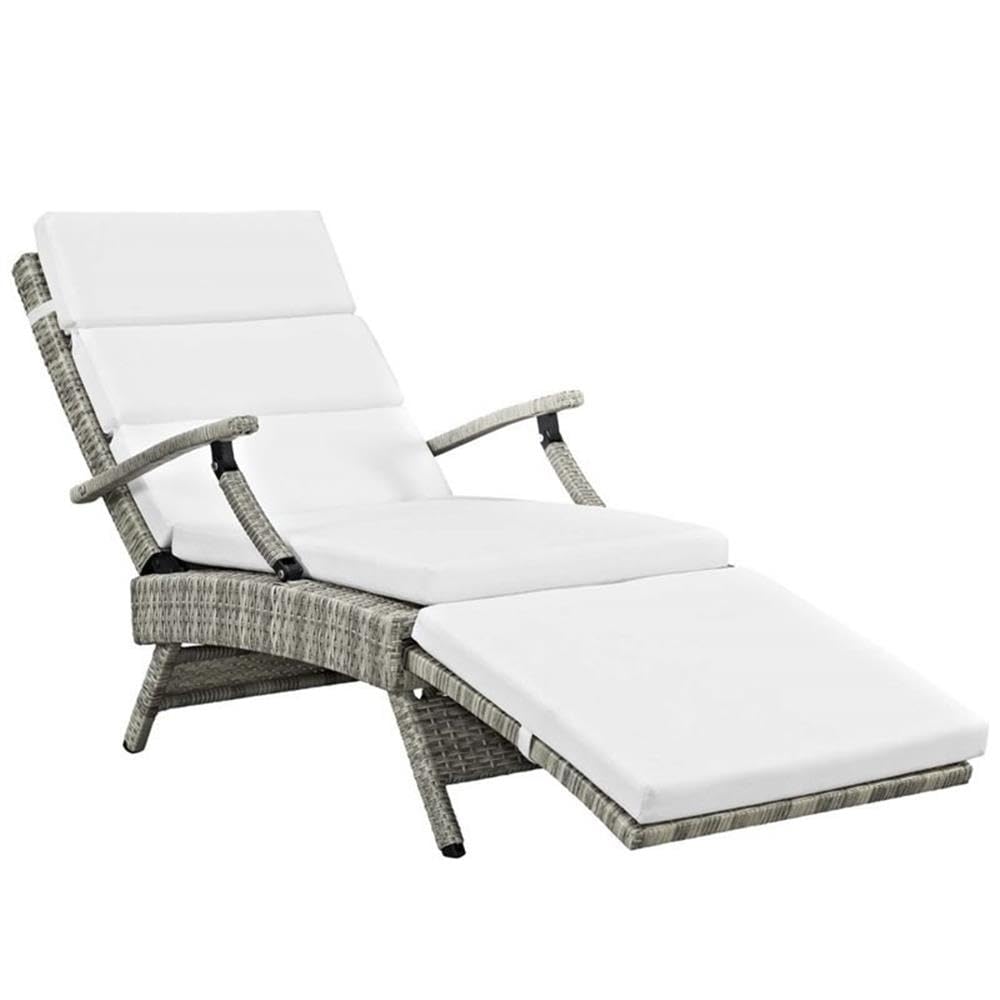 Modern White Wicker/Rattan Patio Lounge Chair - Outdoor Furniture for Poolside, Garden & Backyard Relaxation
